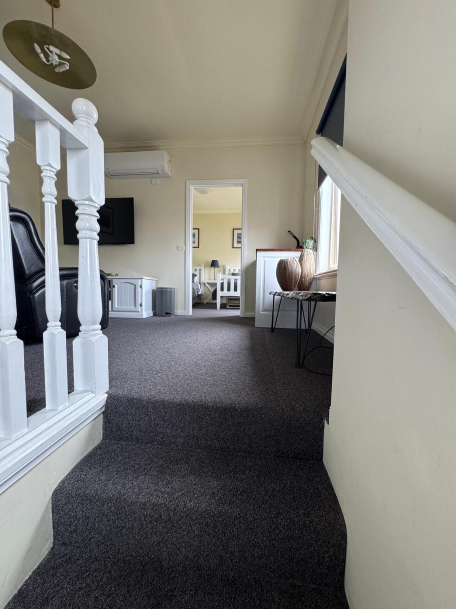 Studio Unit 6A