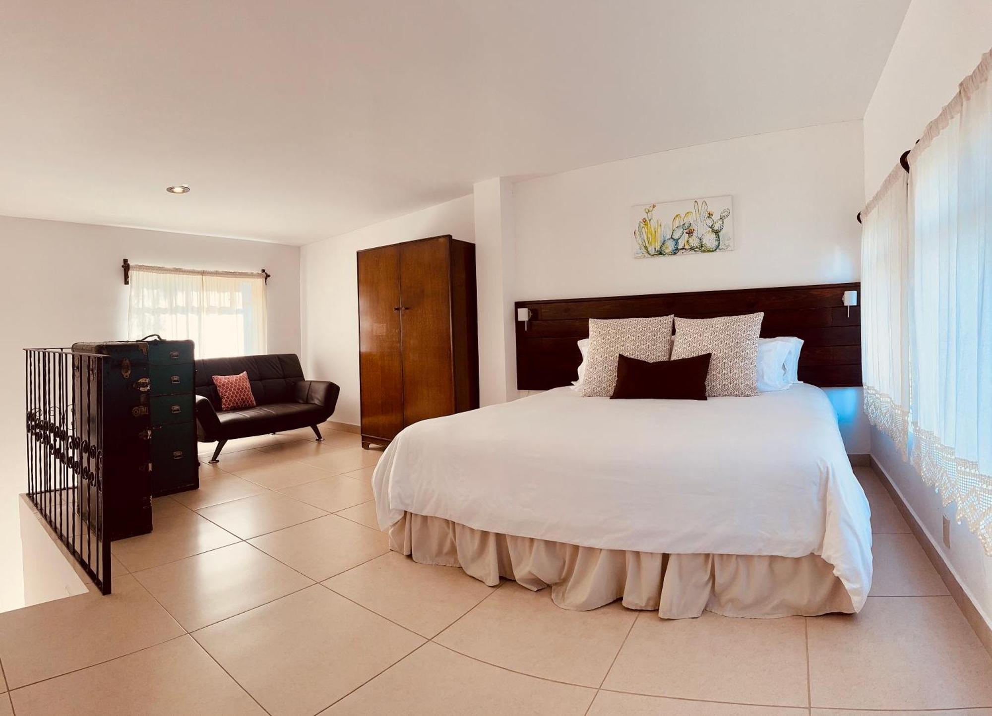 Deluxe King Suite