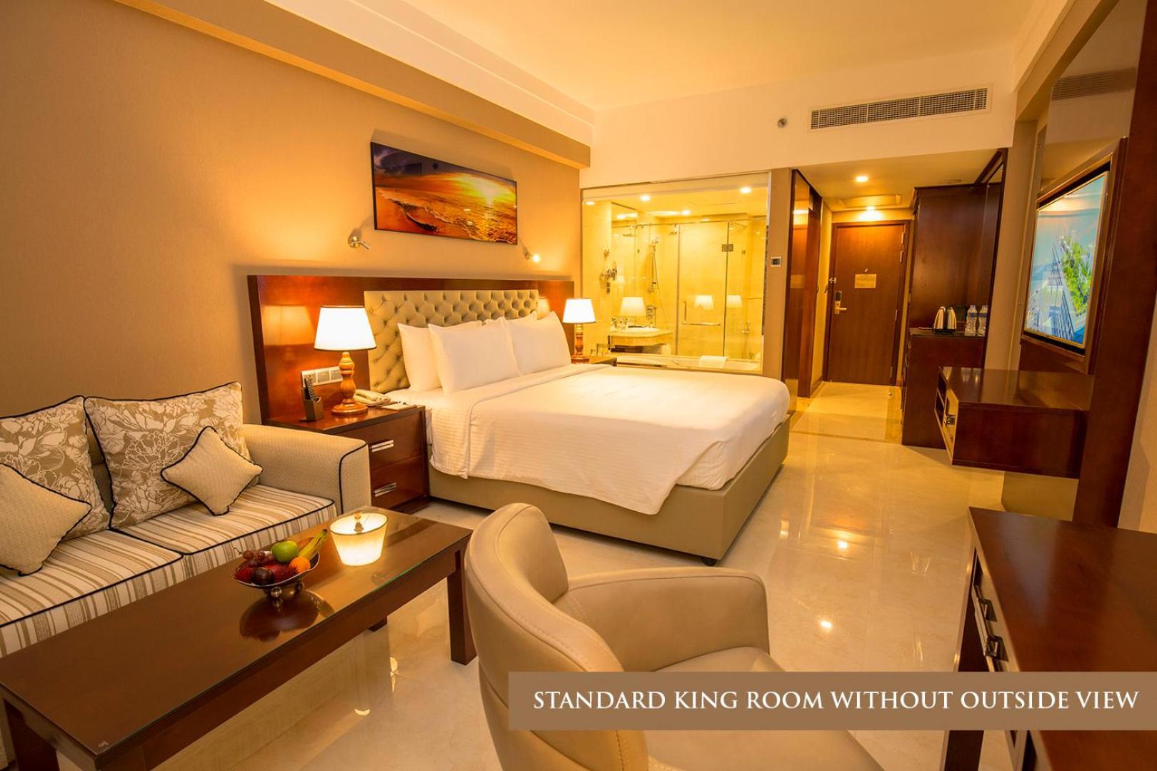 Standard King Room without Outside View Complimentary City Tour & Access To Beach Lounge