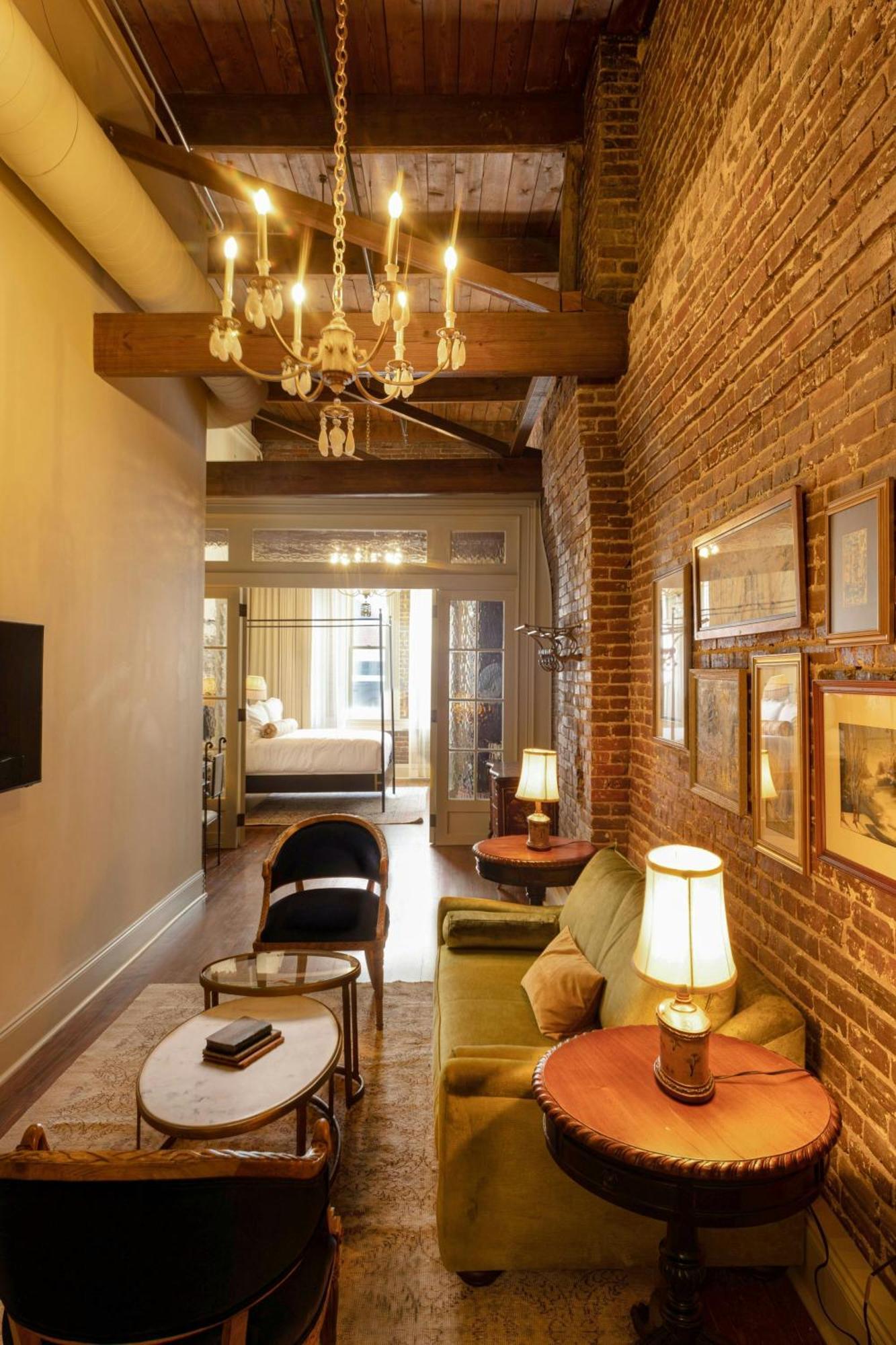 Luxury Queen Suite Street View