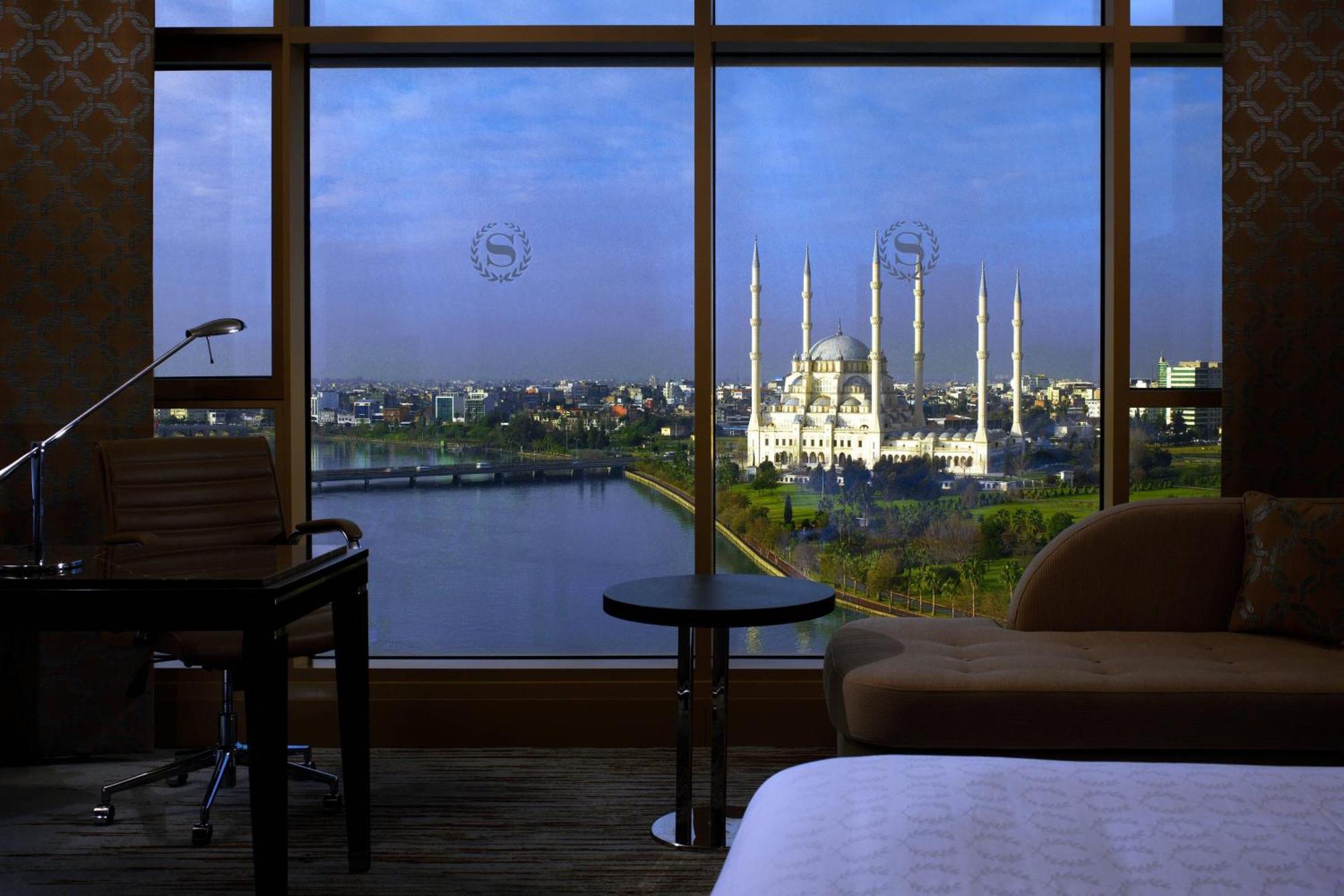Classic Room Guest room 1 King River view