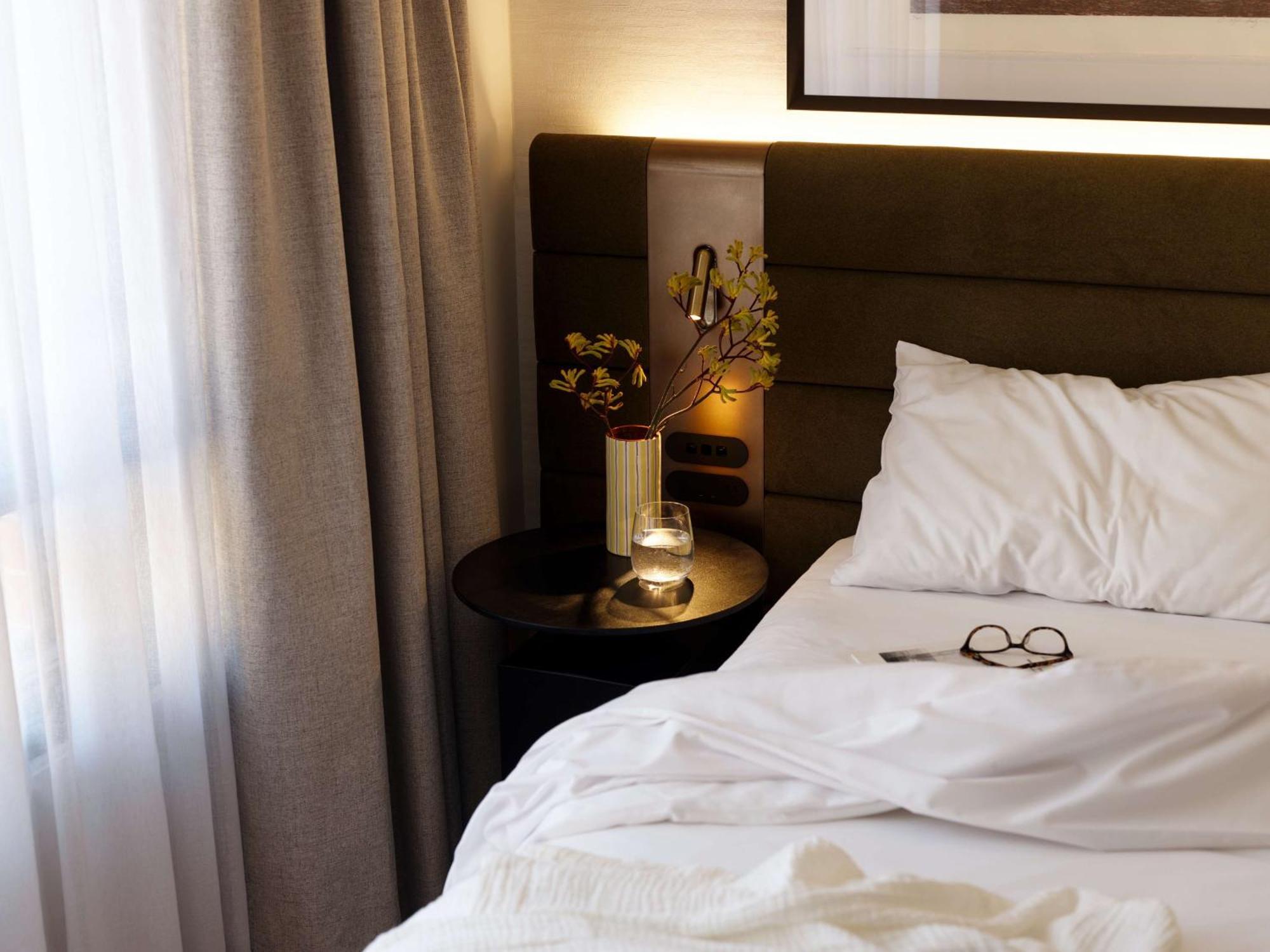Premier One-Bedroom Apartment King