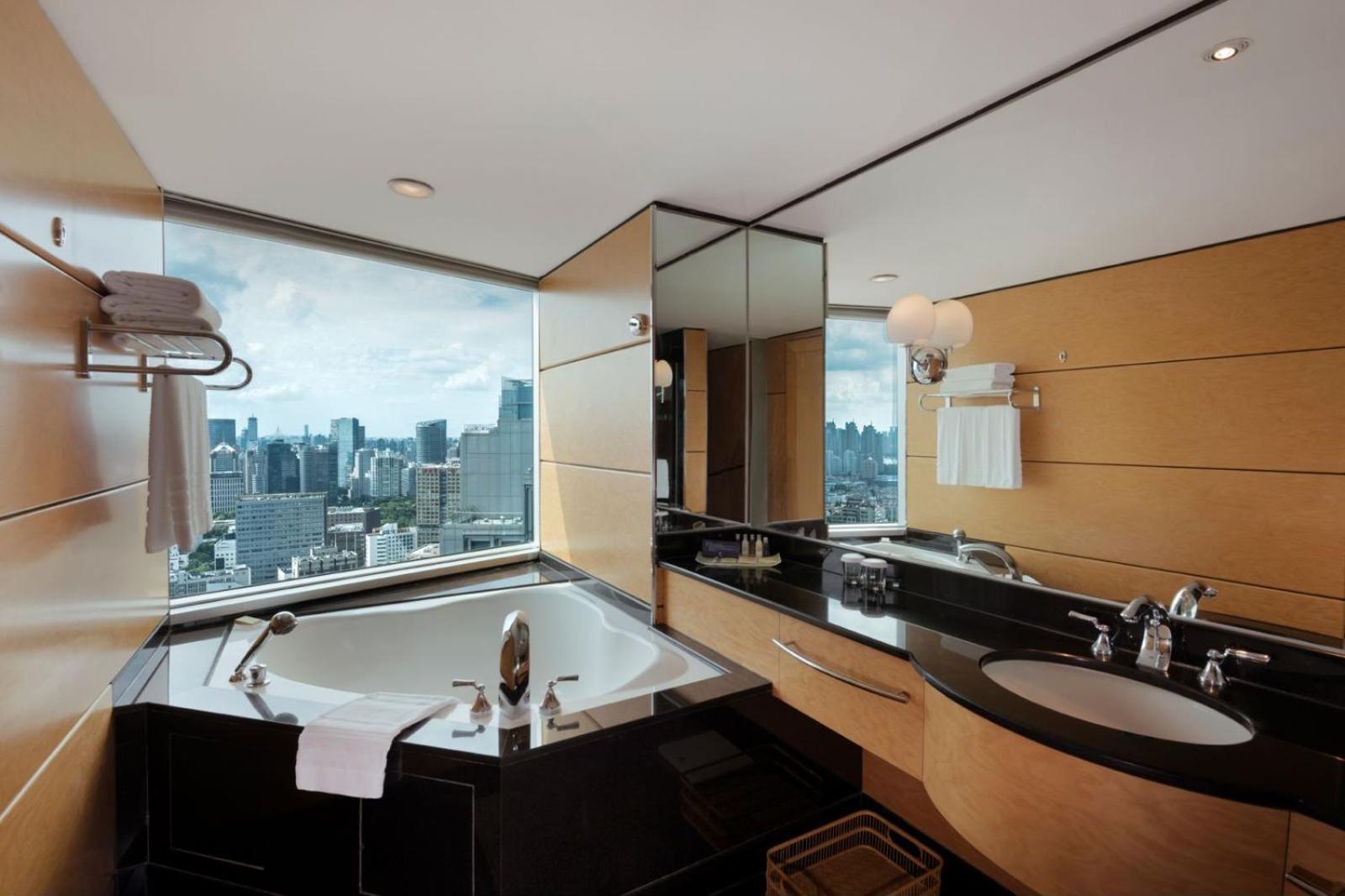 City View Room Two Twin Beds