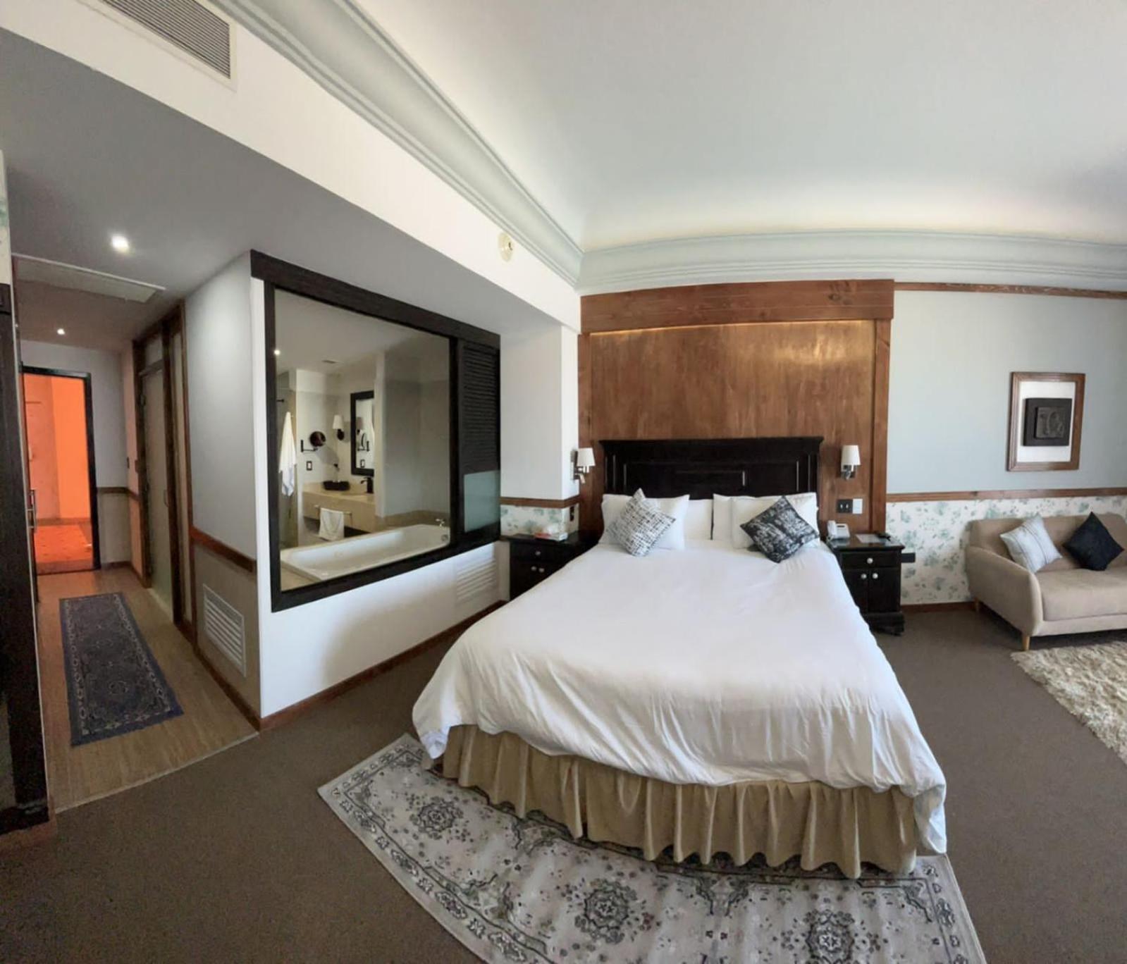 Junior Suite with Balcony,1642787249:JPEG