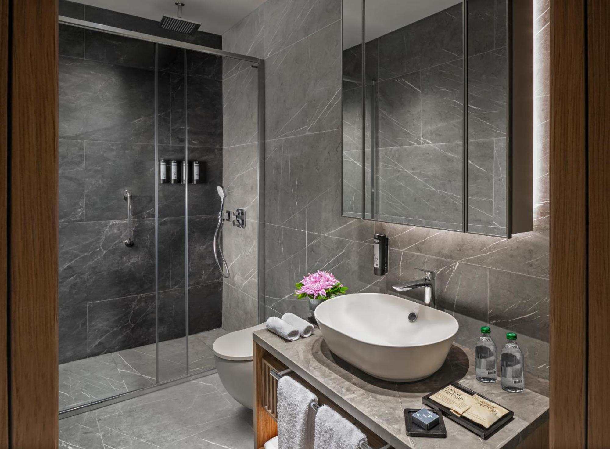 Deluxe Suite with Terrace,1637584961:JPEG