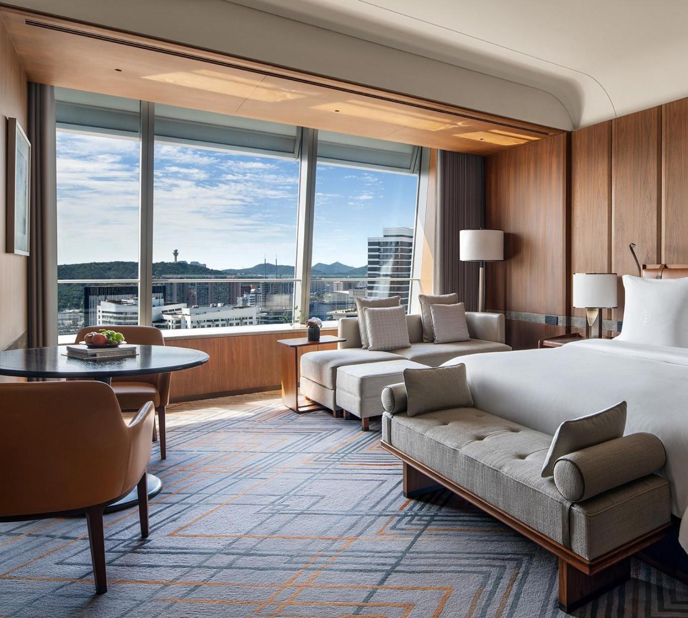 Superior City View Room King
