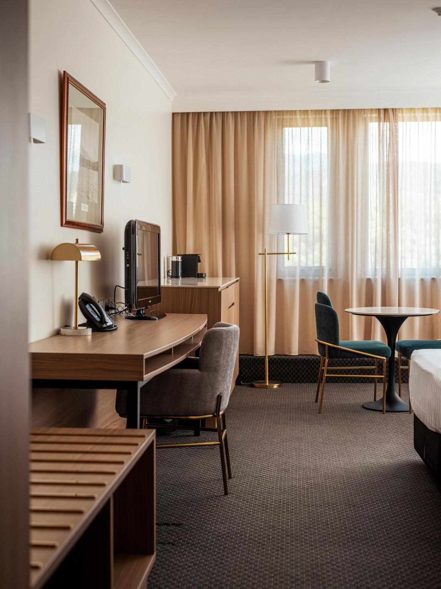 Double Room Mountain View