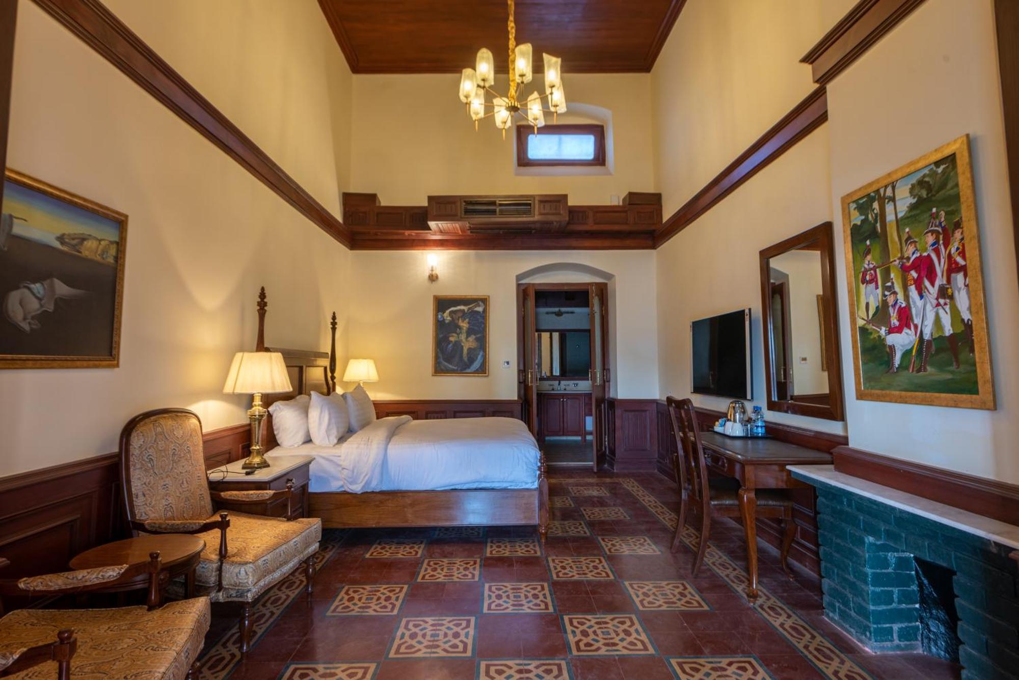Superior King Room