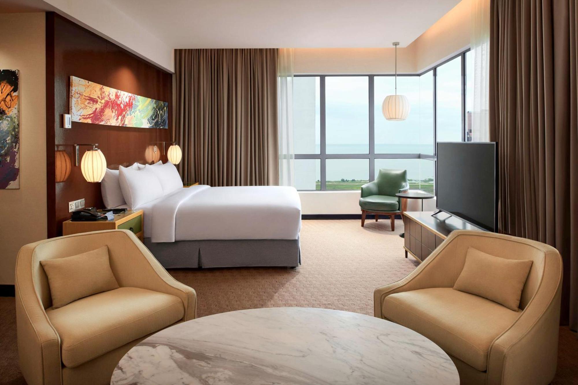 Junior King Suite
