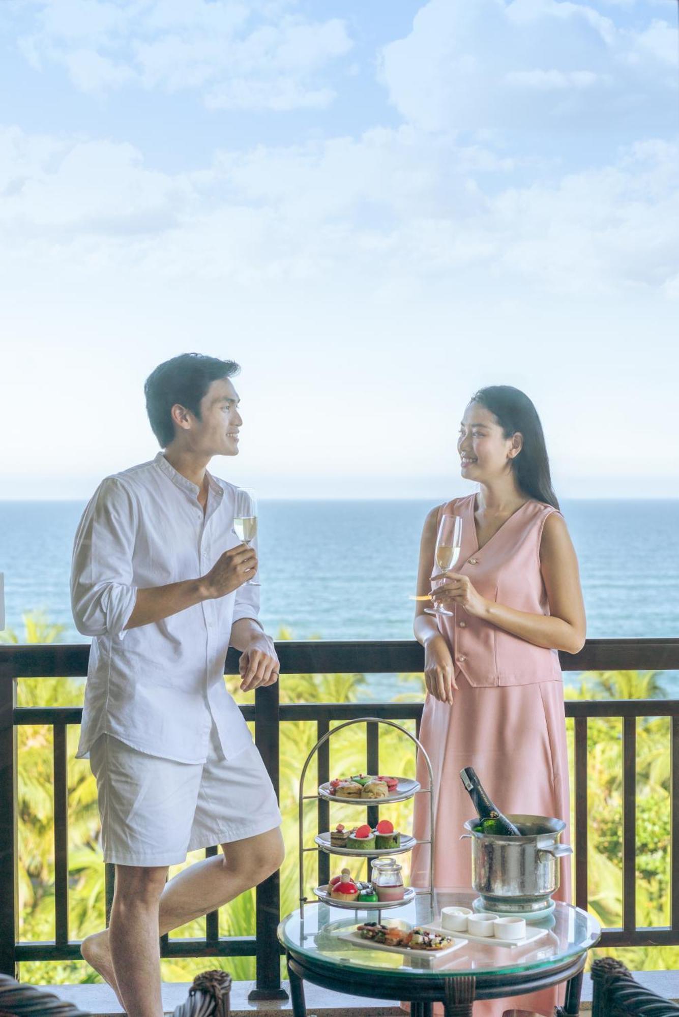 Premier King Suite with Ocean View