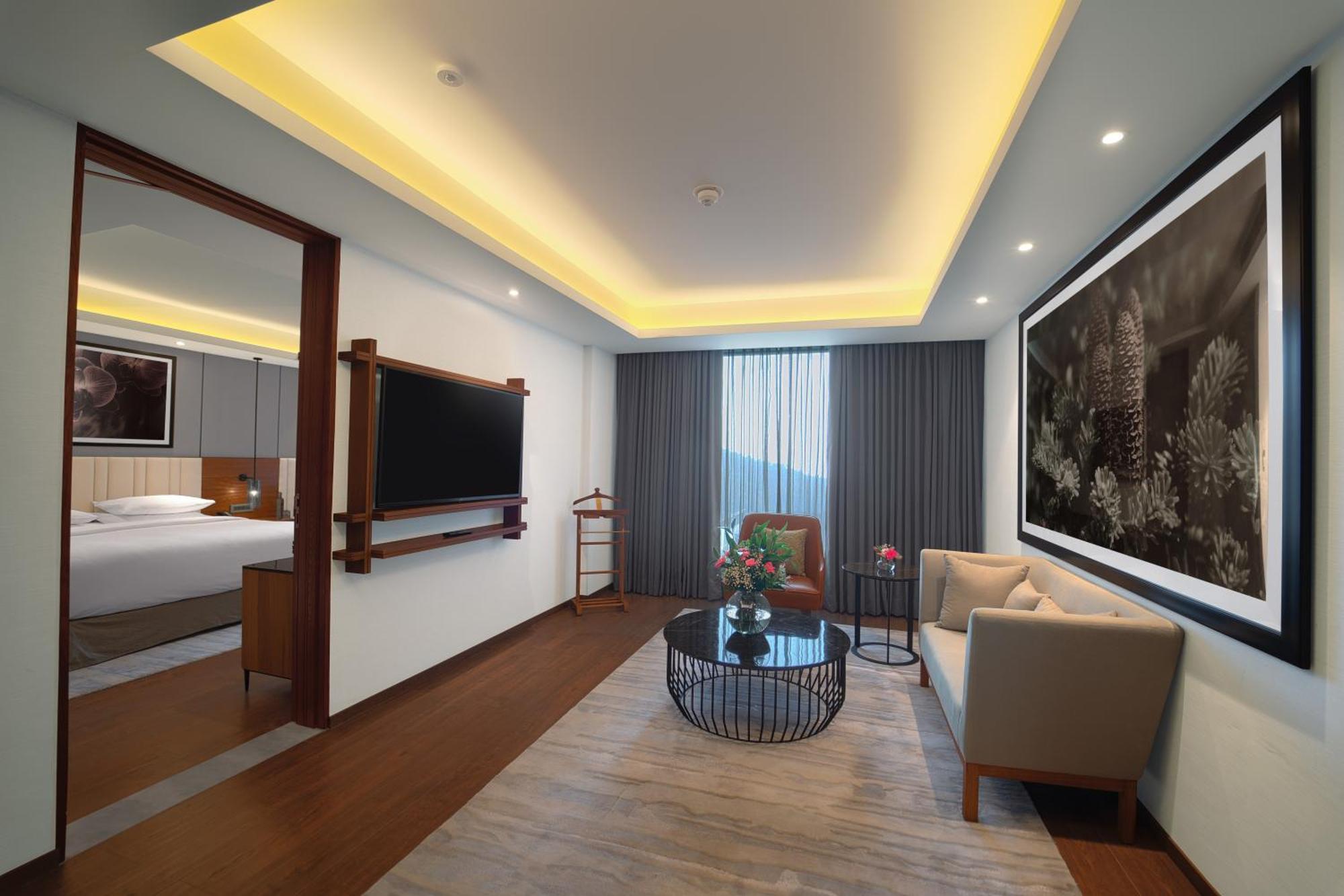 Deluxe Suite With Bathtub