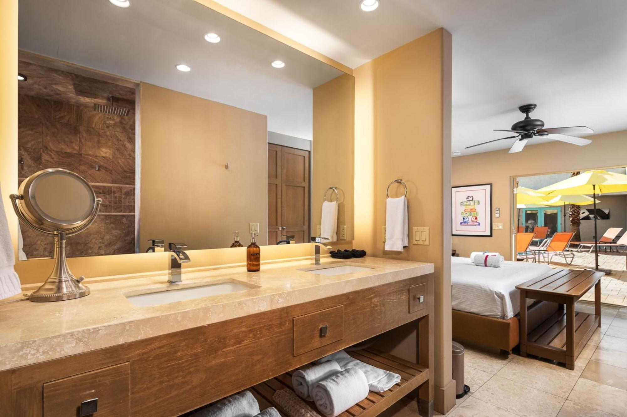 King Suite Pool View