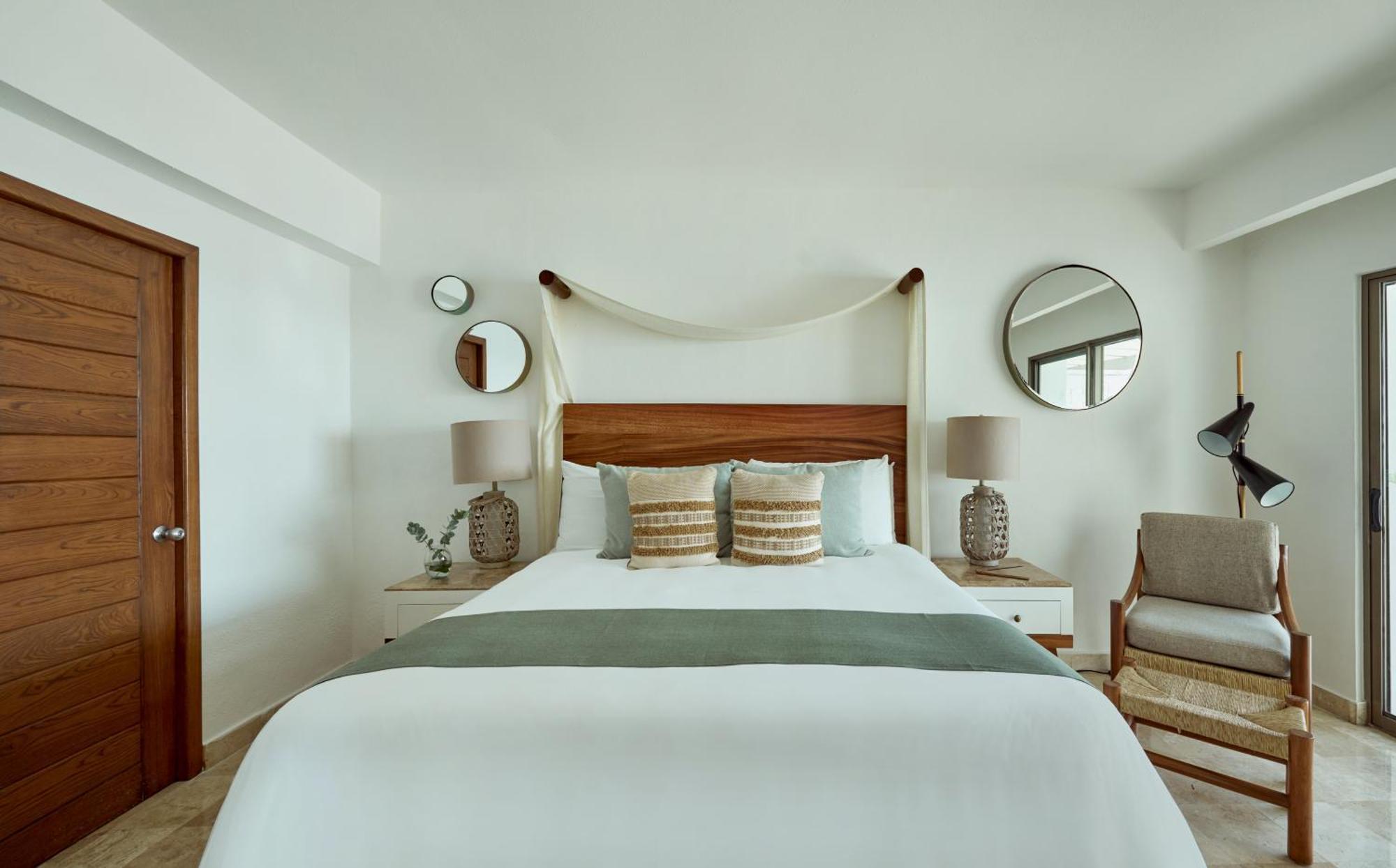 Honeymoon Suite
