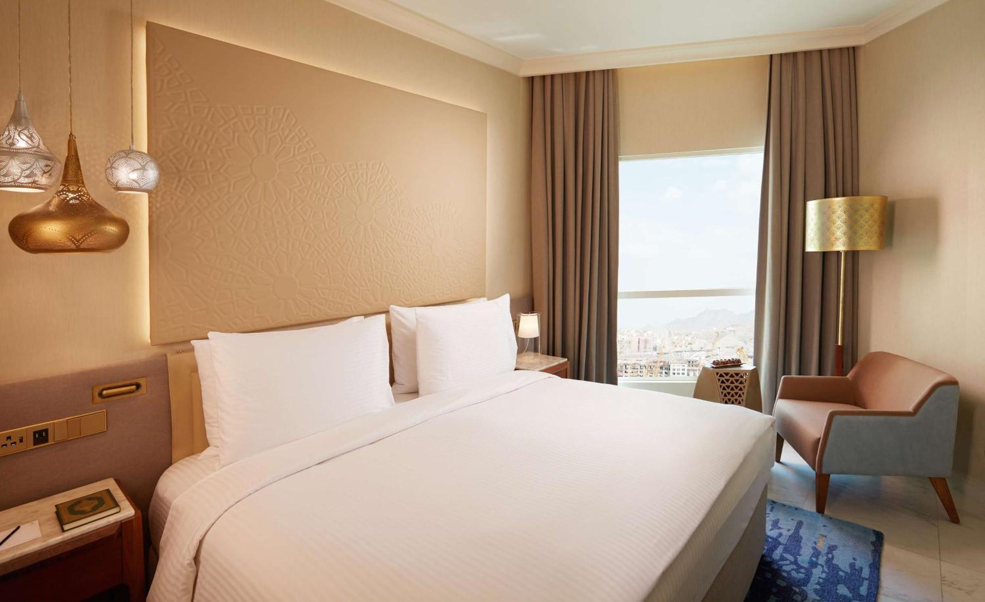 Deluxe King Room with Partial Haram View,1747027630:JPEG