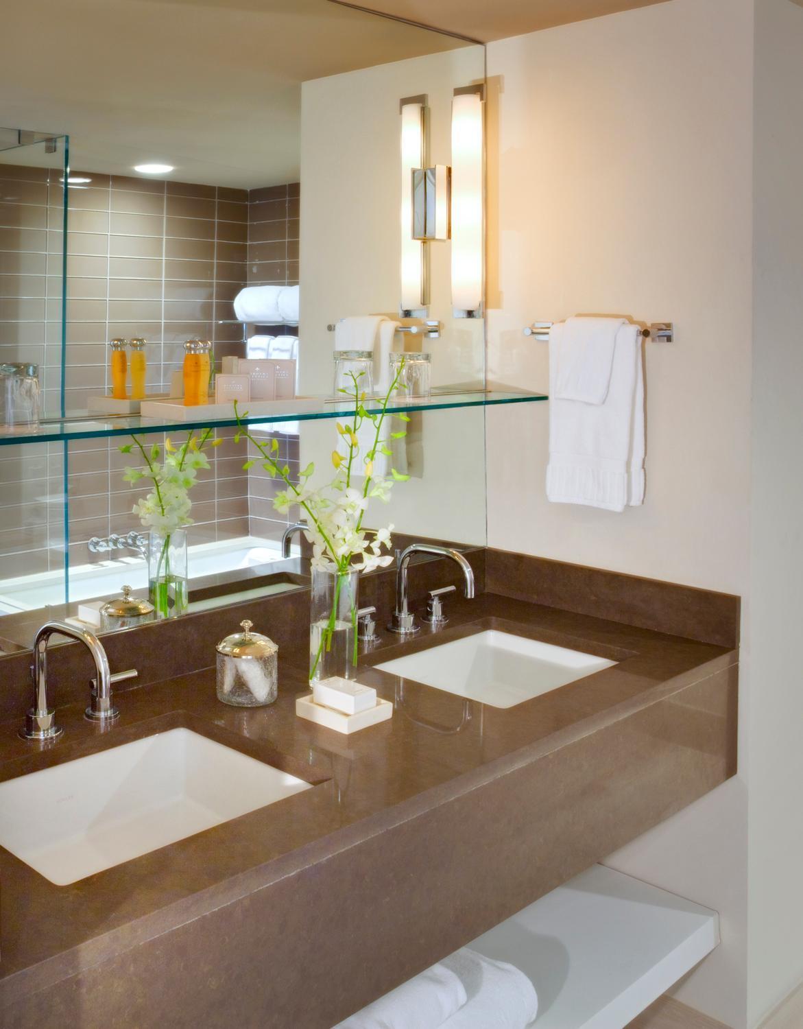 INN Suite-Located at the White Elephant Inn at 19 North Water Street