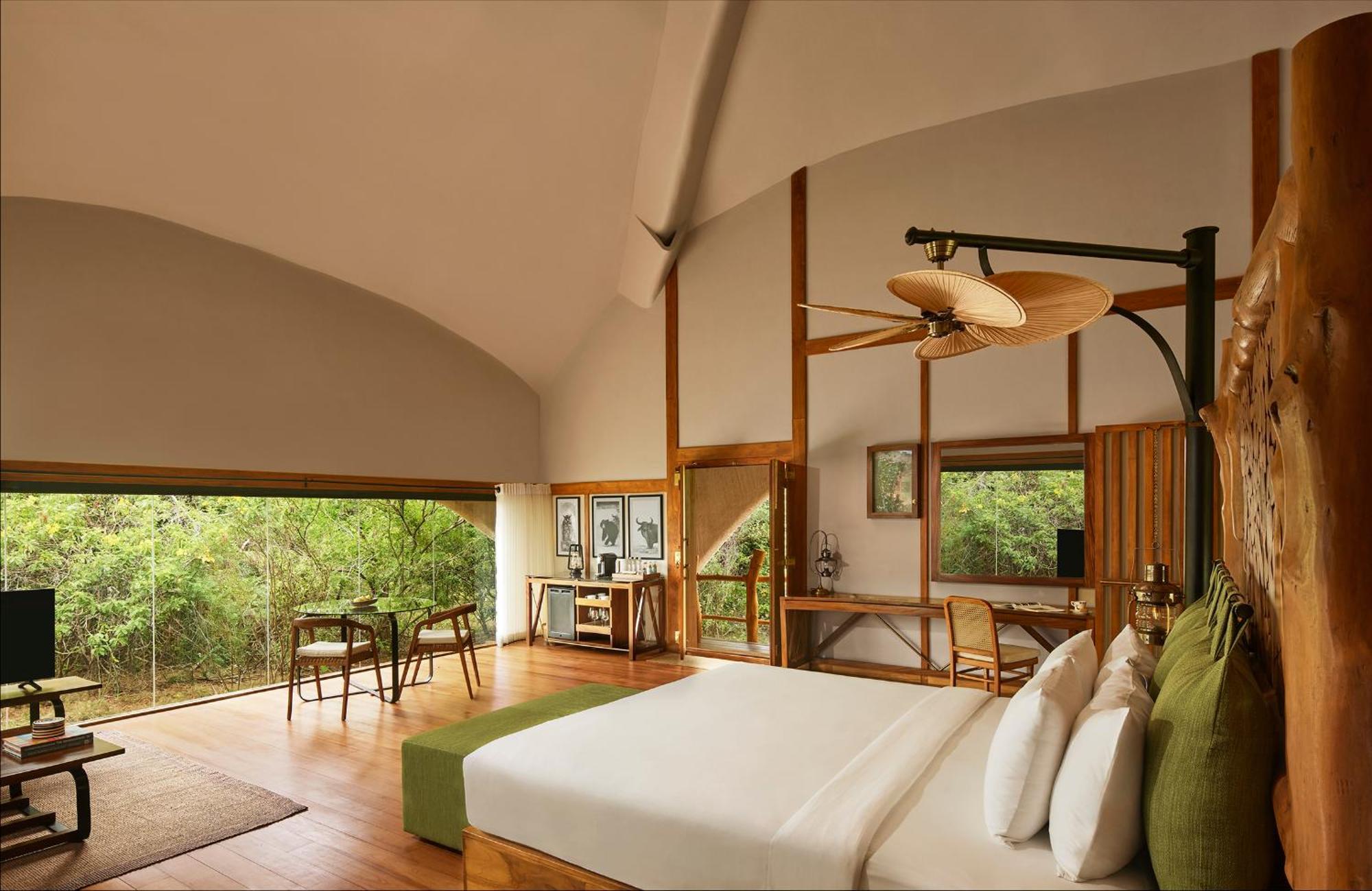 All Inclusive Luxury Cabin Private Plunge Pool & One Game Drive