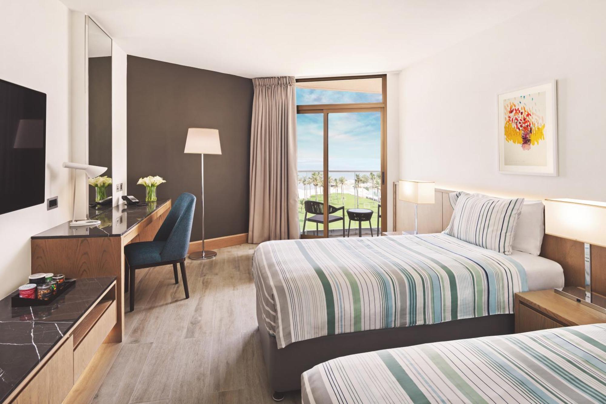 Two Sea View Connecting Family Rooms Private Beach & Splash Park