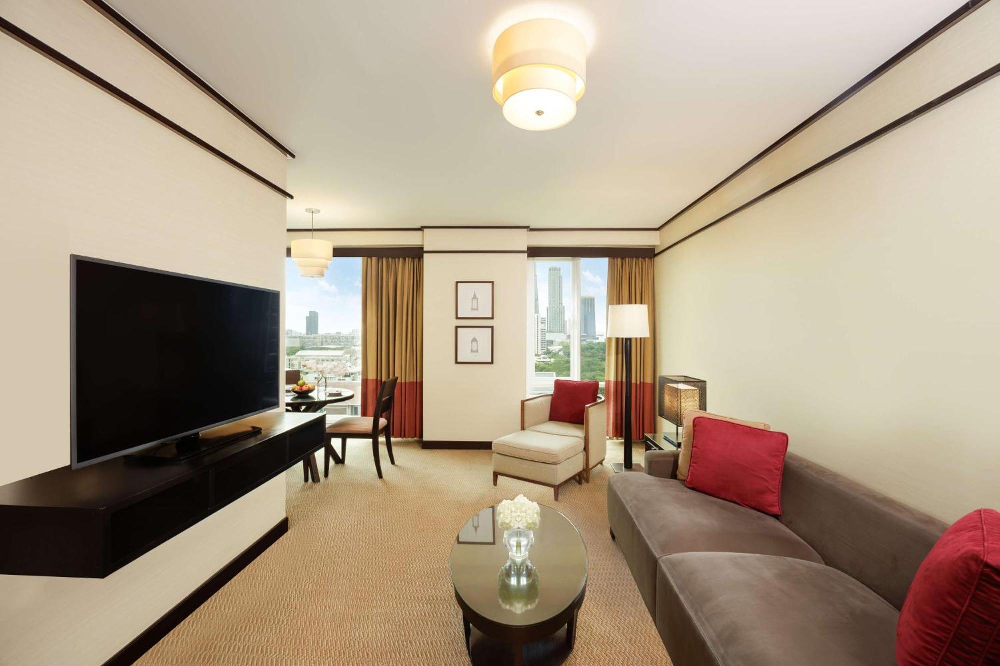 One-Bedroom Deluxe King Suite