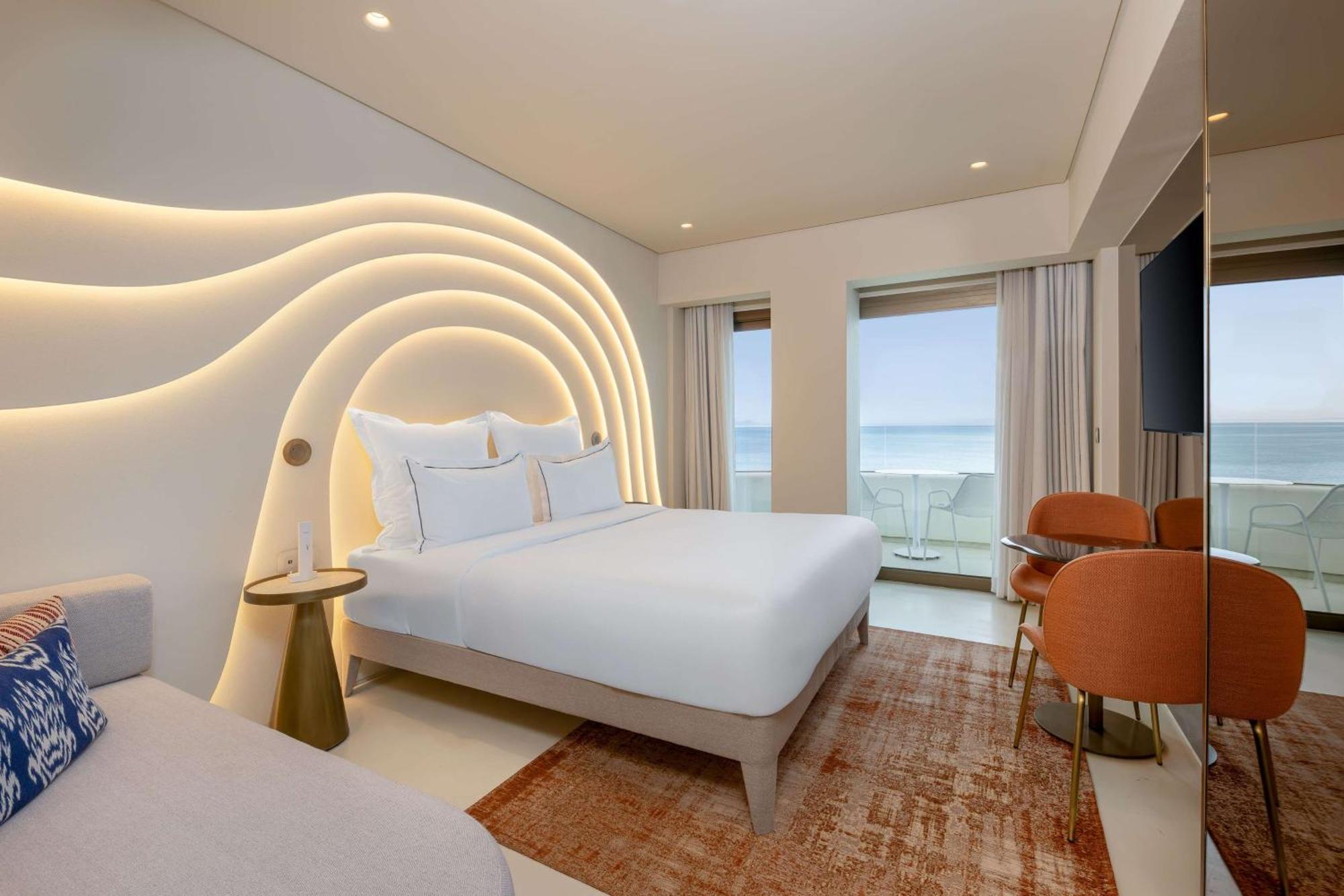 Deluxe King Room with Sea View