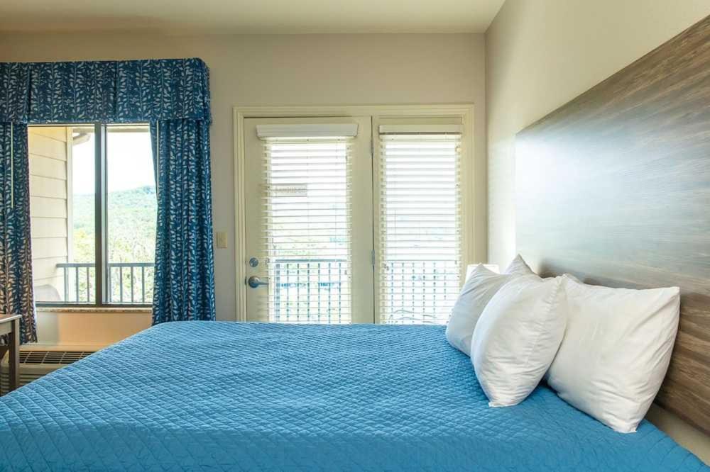 King Room with Lake View