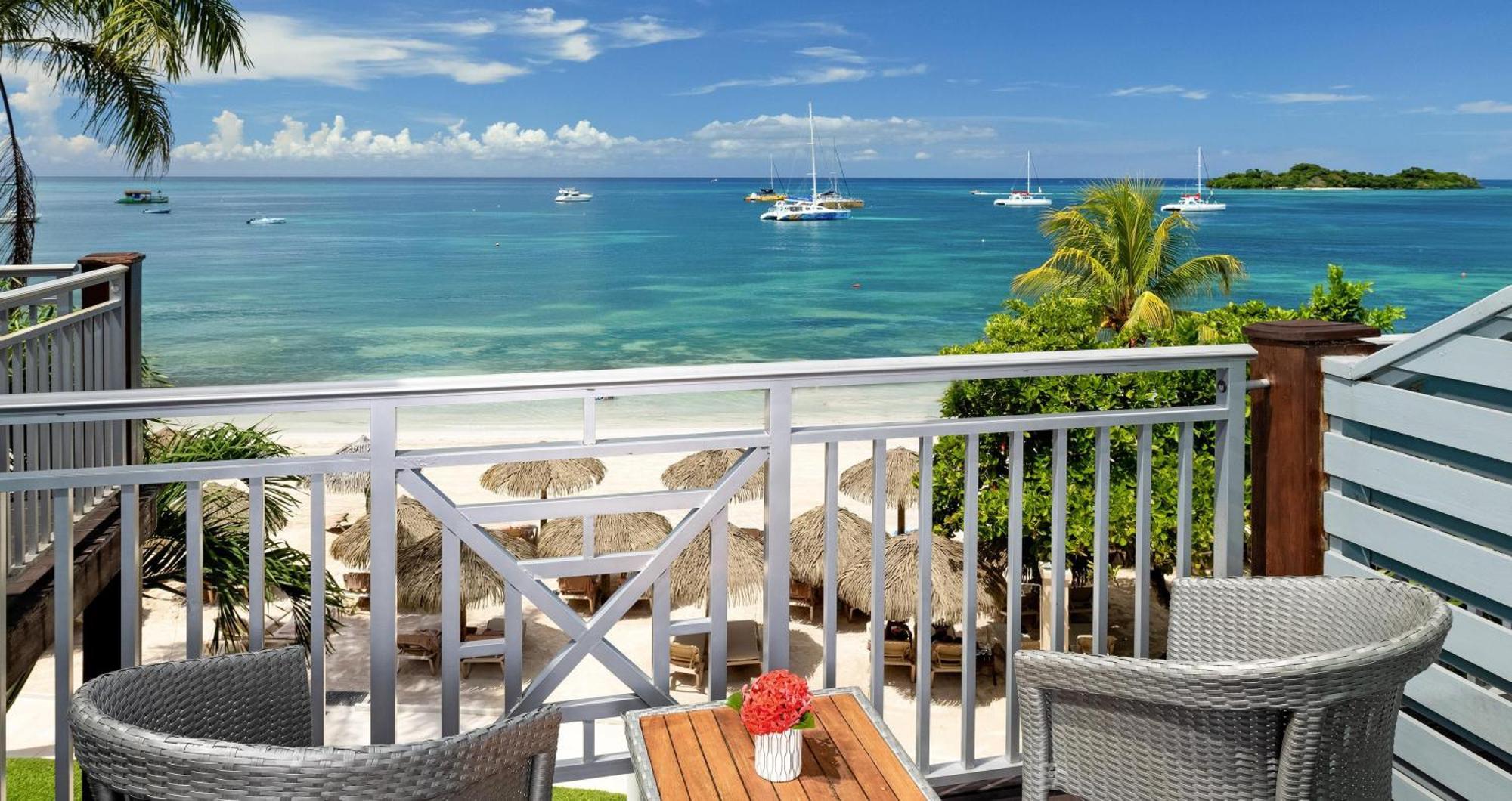 Paradise Honeymoon Beachfront Grande Luxe Club Level Room