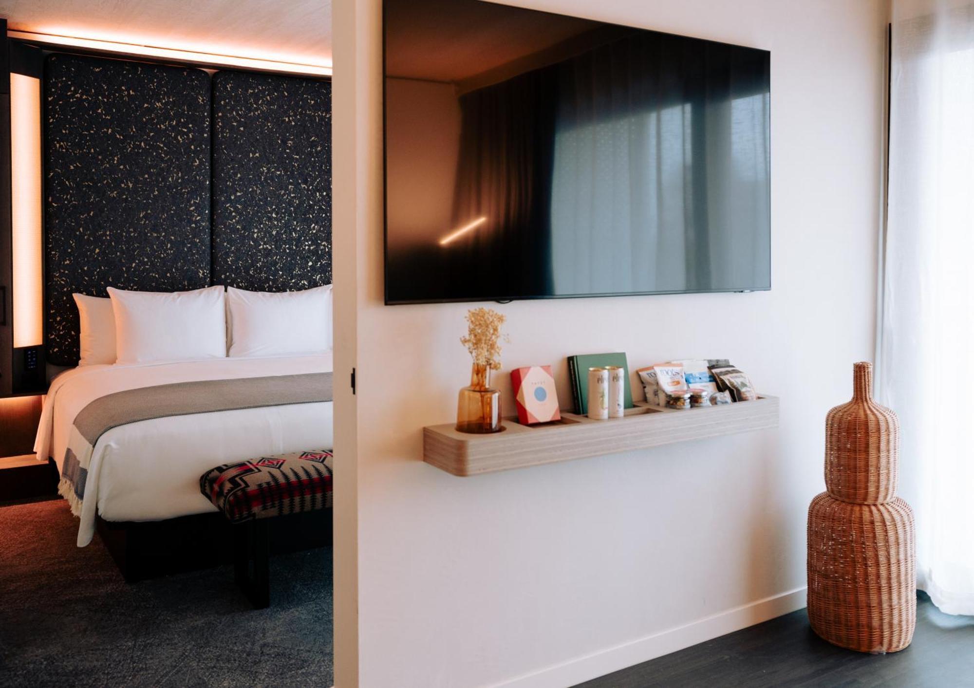 Two-Bedroom Suite with Balcony,1643023575:JPEG