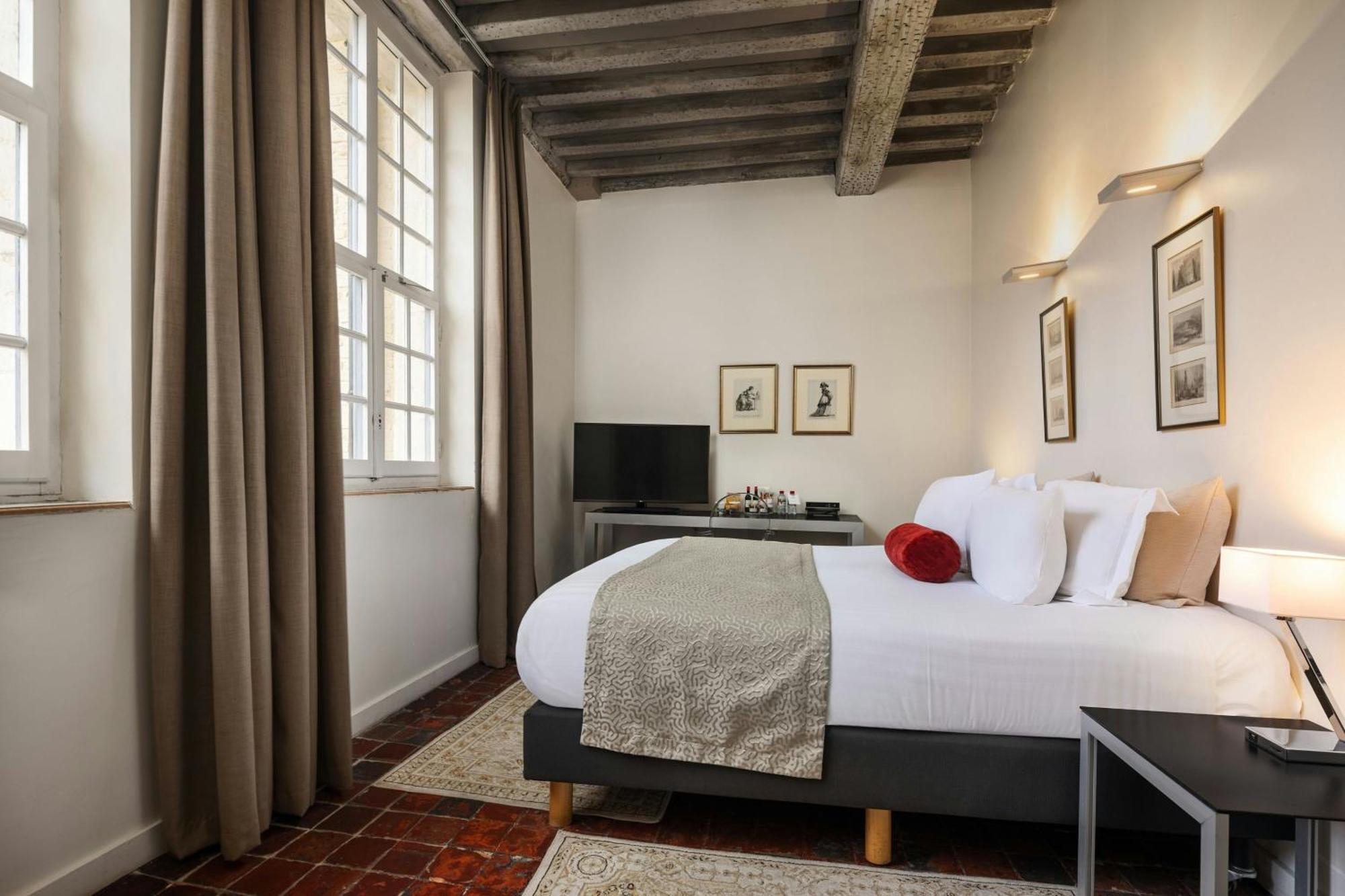 Executive Queen Room
