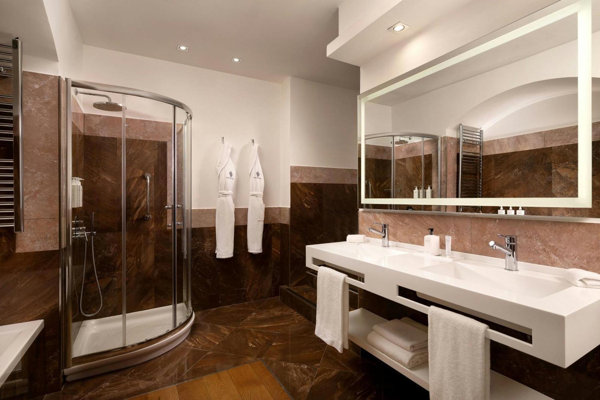 Deluxe Guest room 1 King