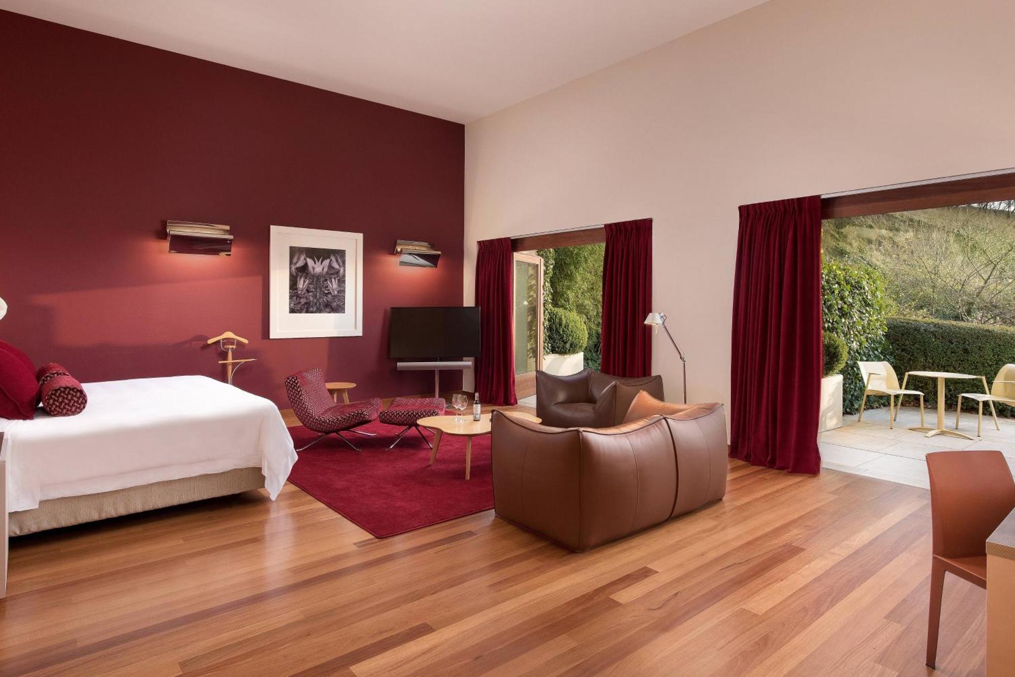 Riscal Suite, 1 King, Vineyards view, Mountain view,1643138370:JPEG