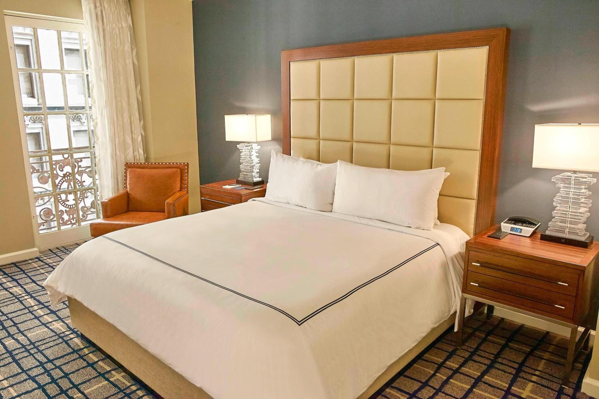 Executive Studio 1 King Bed,1643138521:JPEG