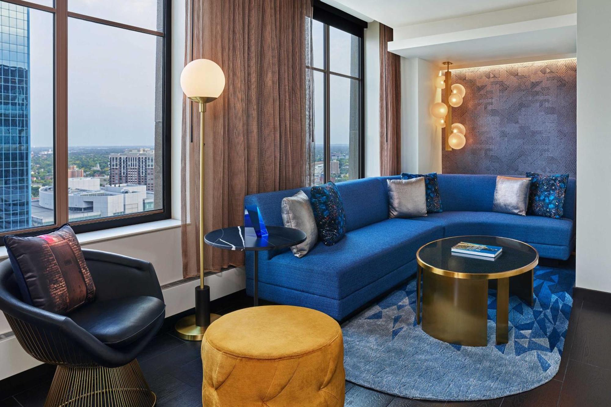 Fantastic, Suite, 1 King, Corner room,1643145552:JPEG