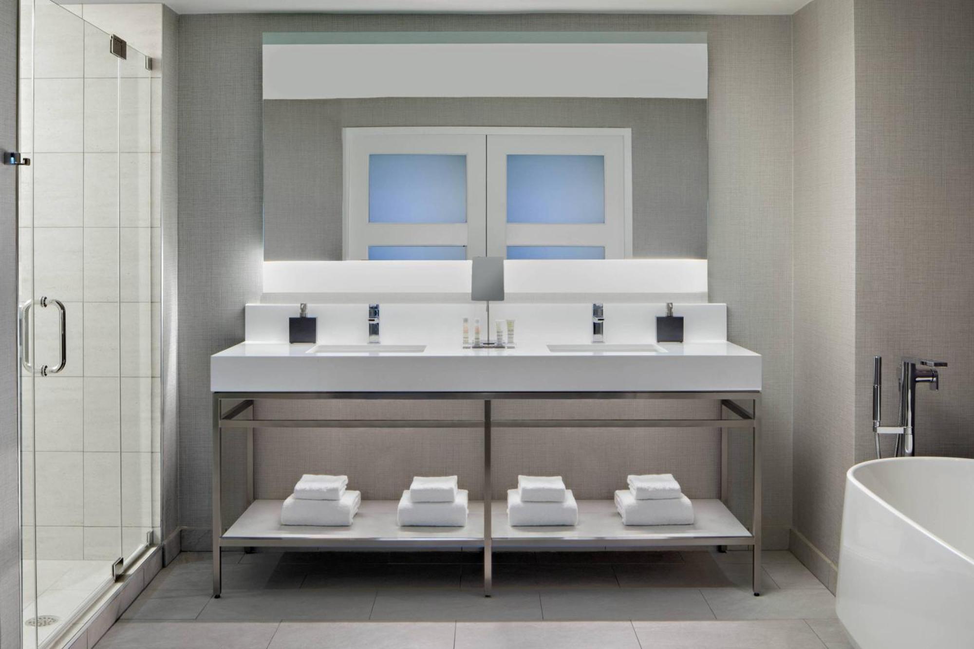 One-Bedroom Presidential King Suite with Sofa Bed,1643145930:JPEG