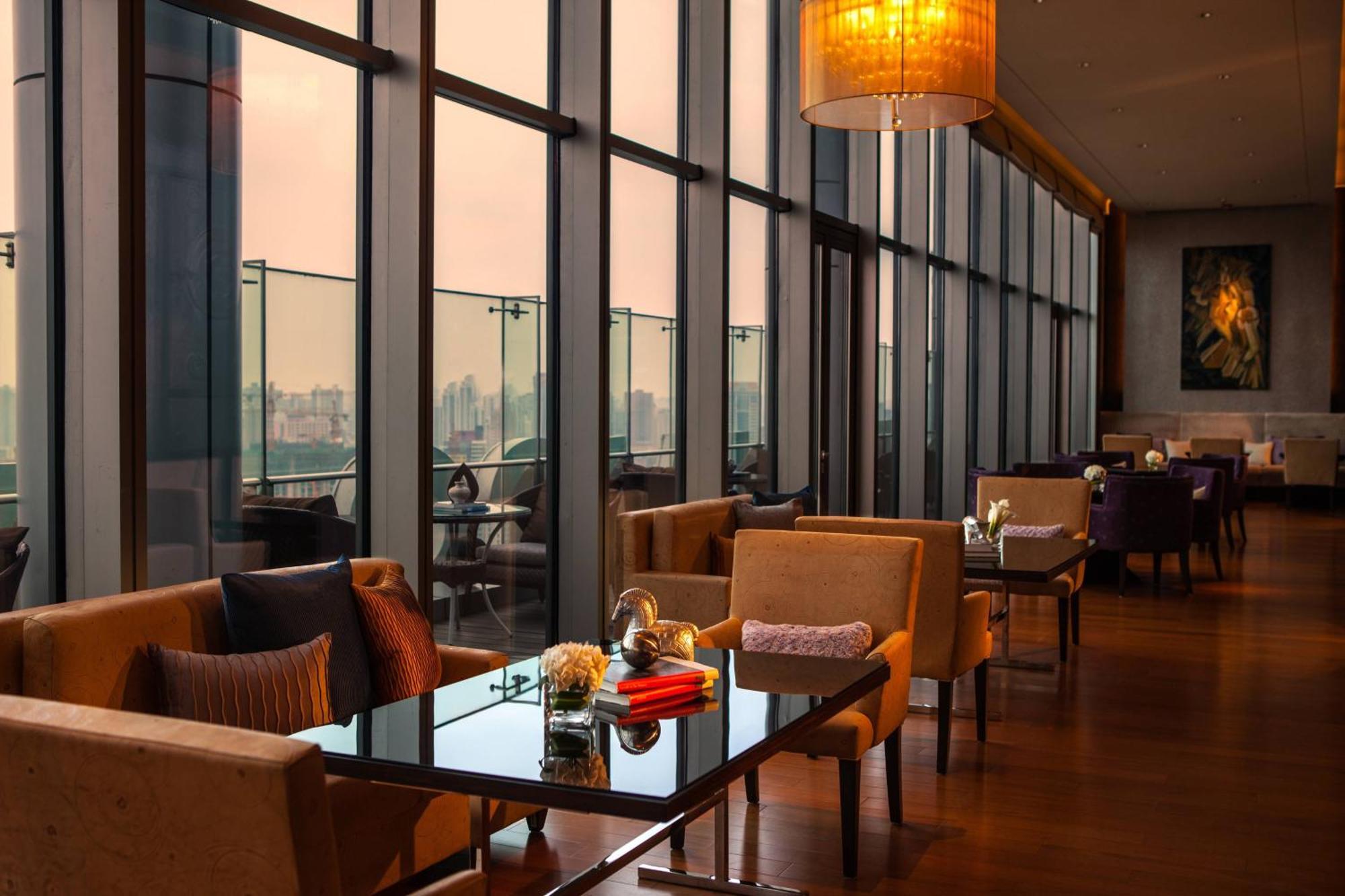 Club King Room