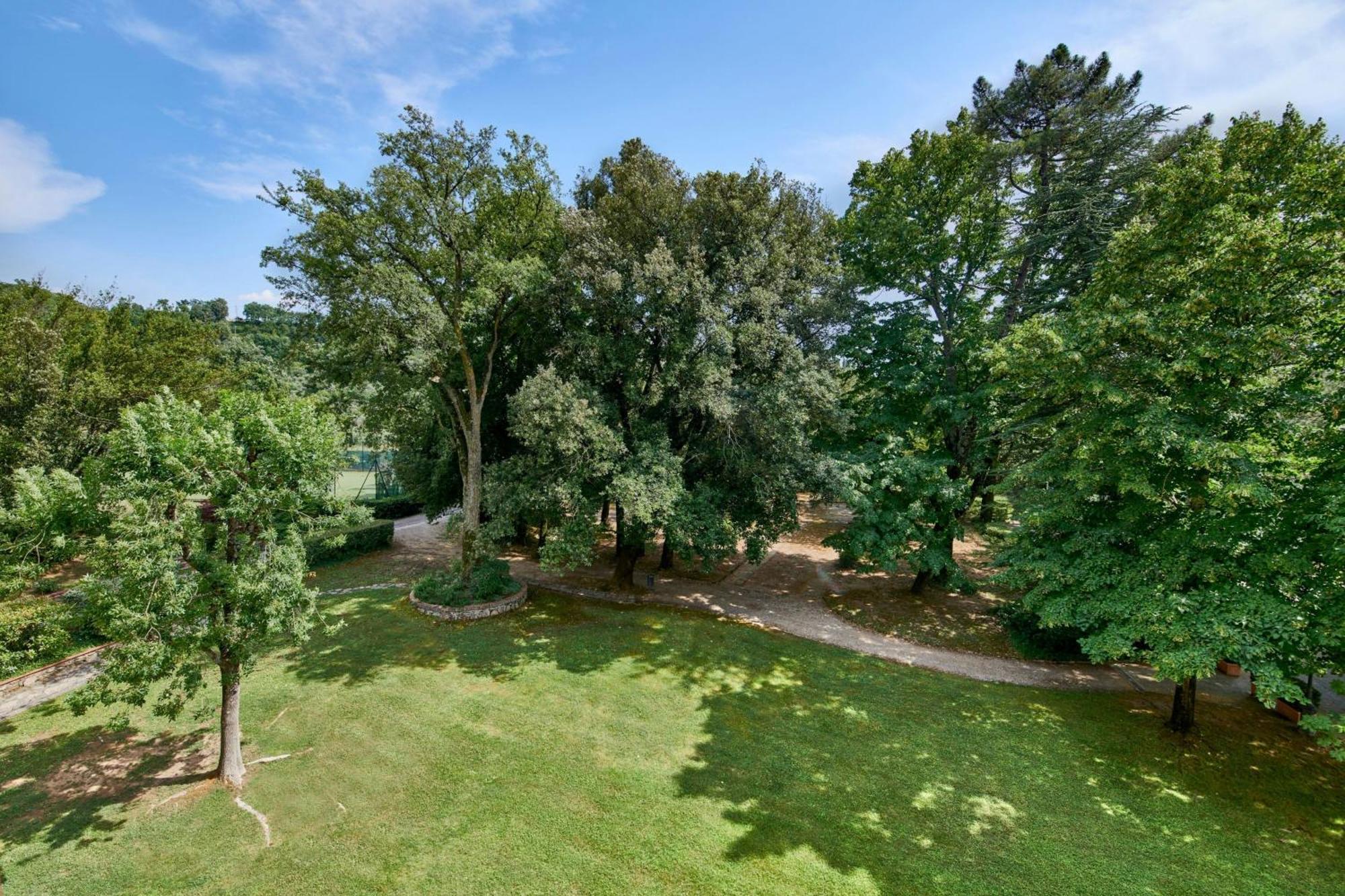 Classic Queen Room Garden View