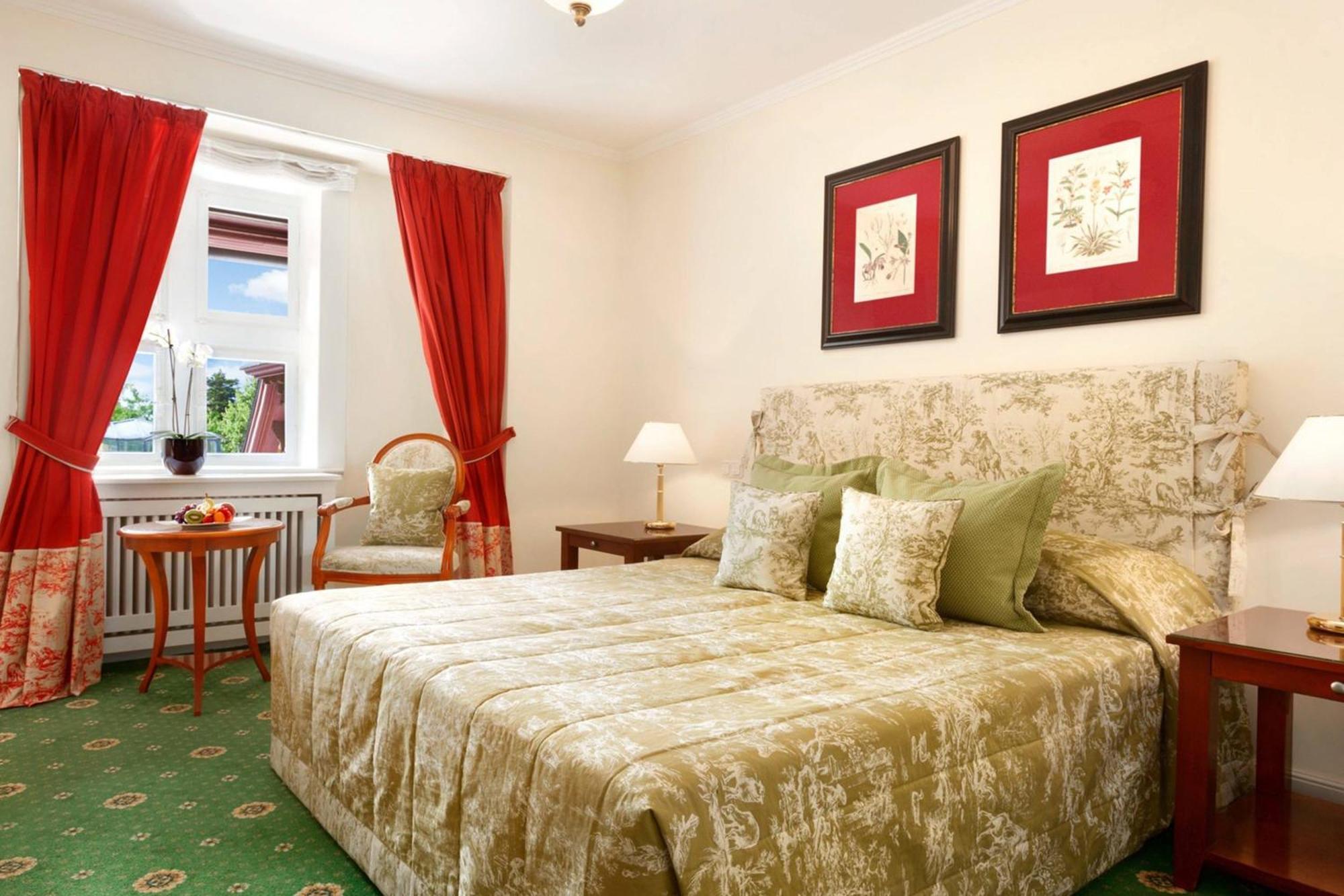 Classic Single Smaller Guest room 1 Double Garden view