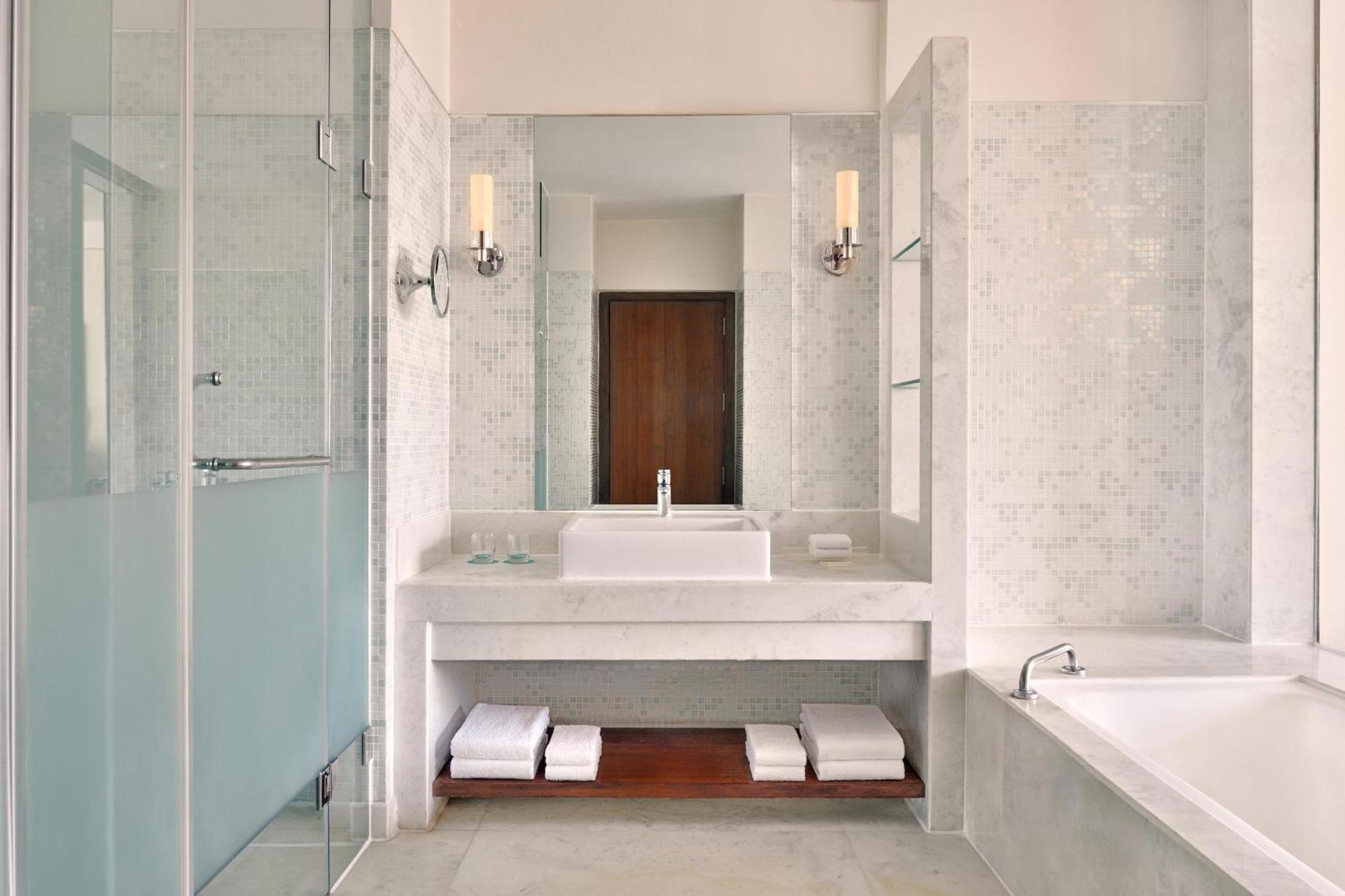 Premium Guest room King Garden View on food soft beverages on SpaBuy 1 1 on select brands at Madeira bar between 4 pm 10 pm