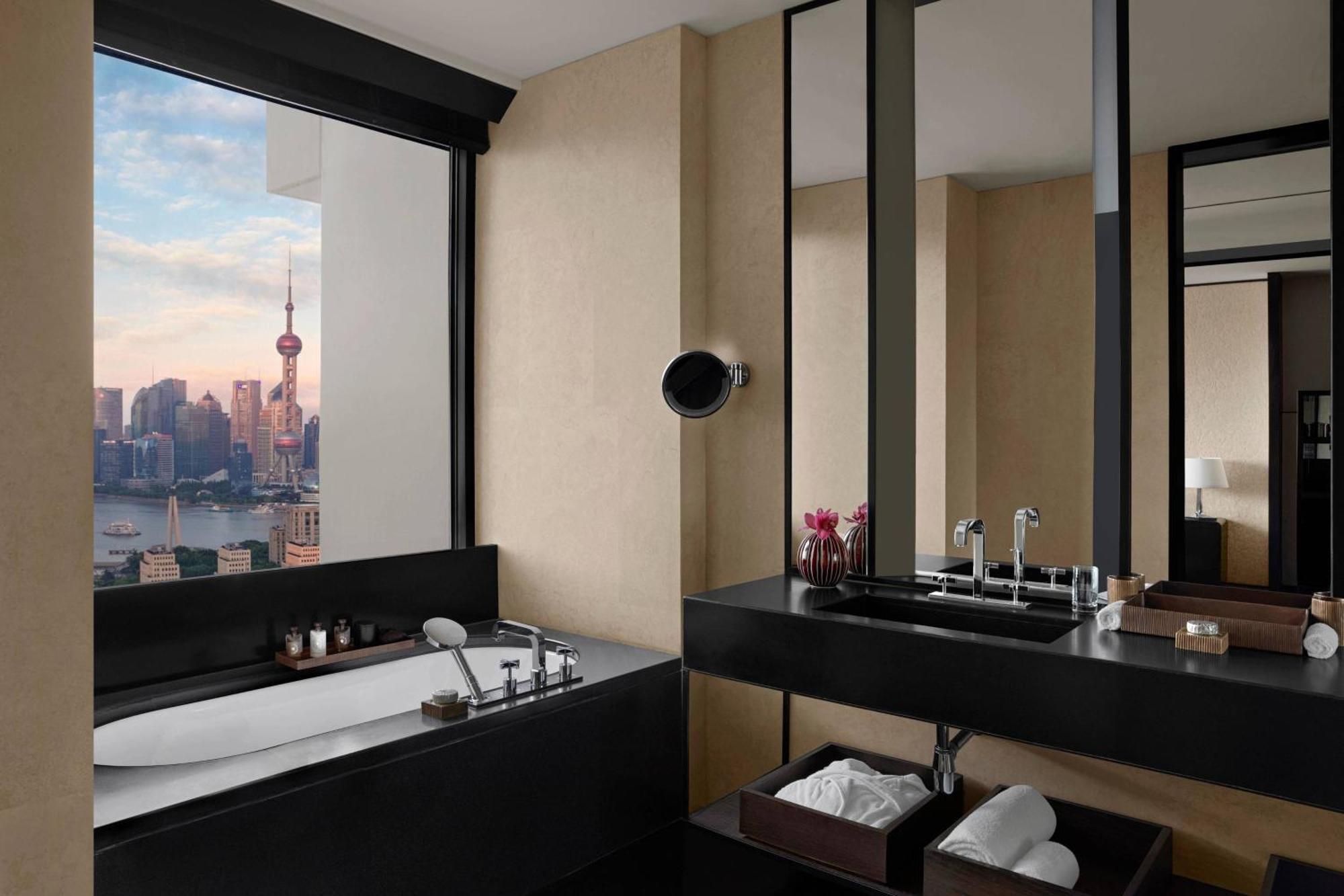 Premium Bund View Room