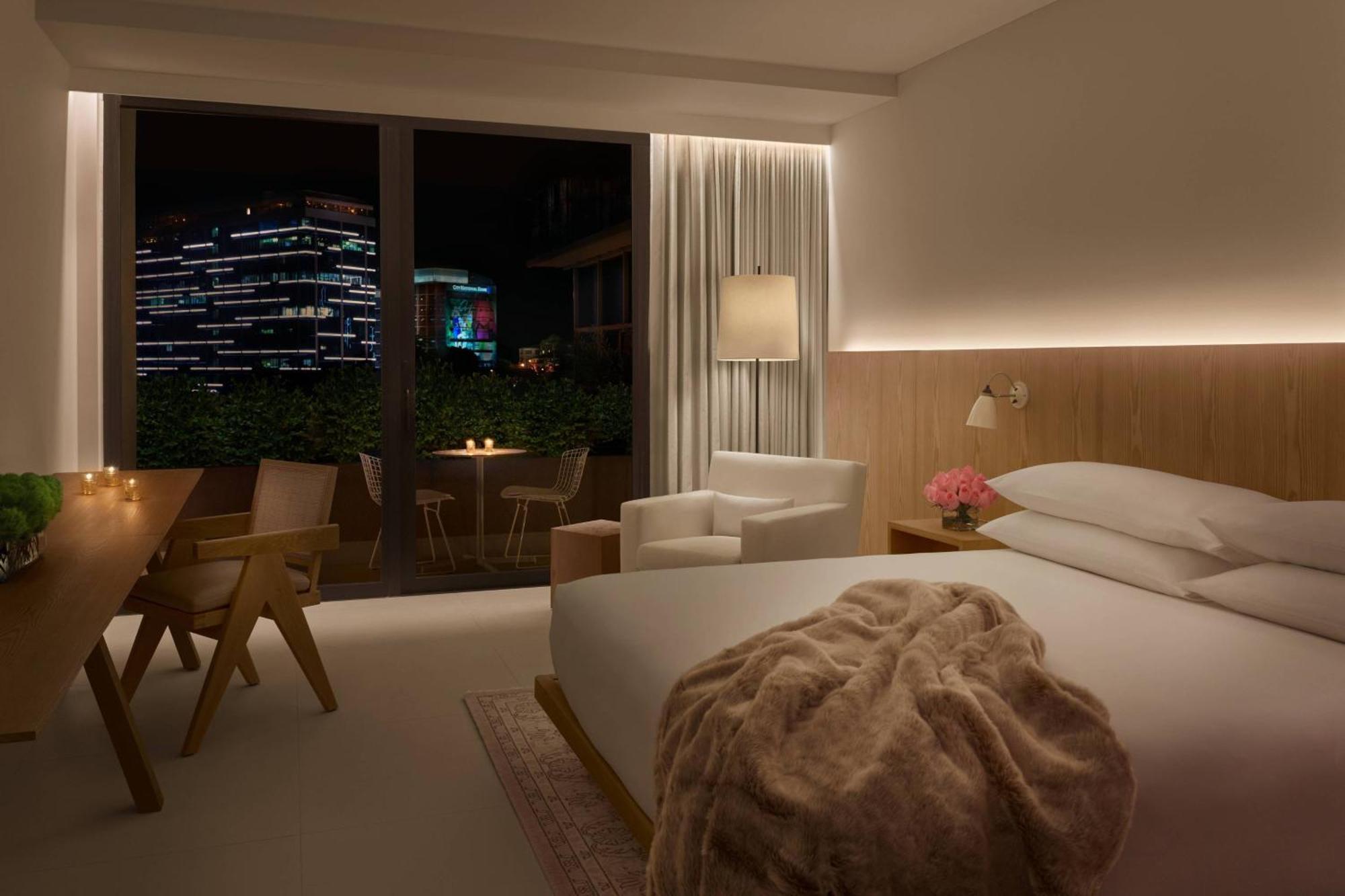 Deluxe Terrace King Room