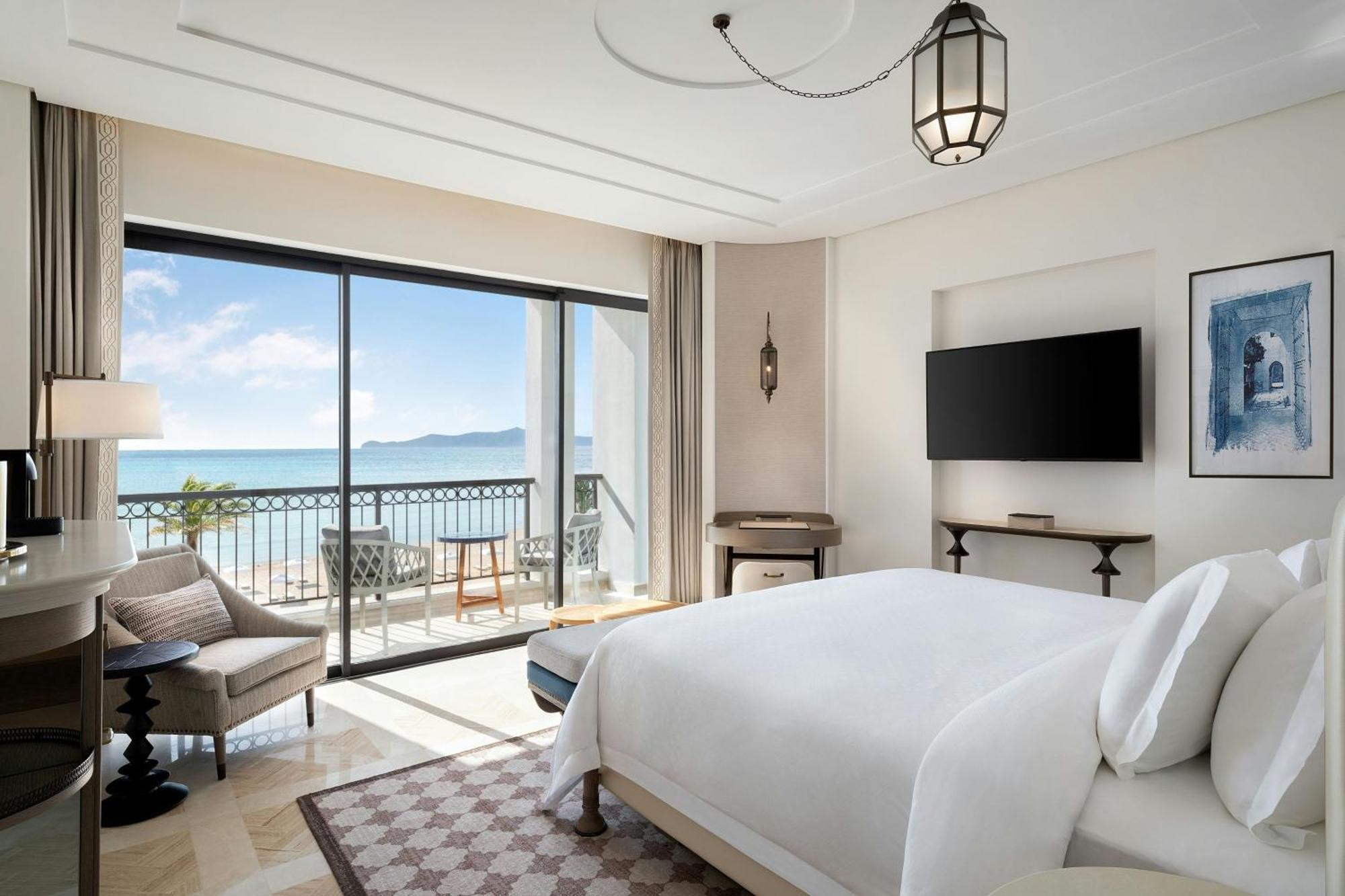 Superior King Room with Balcony - Seafront