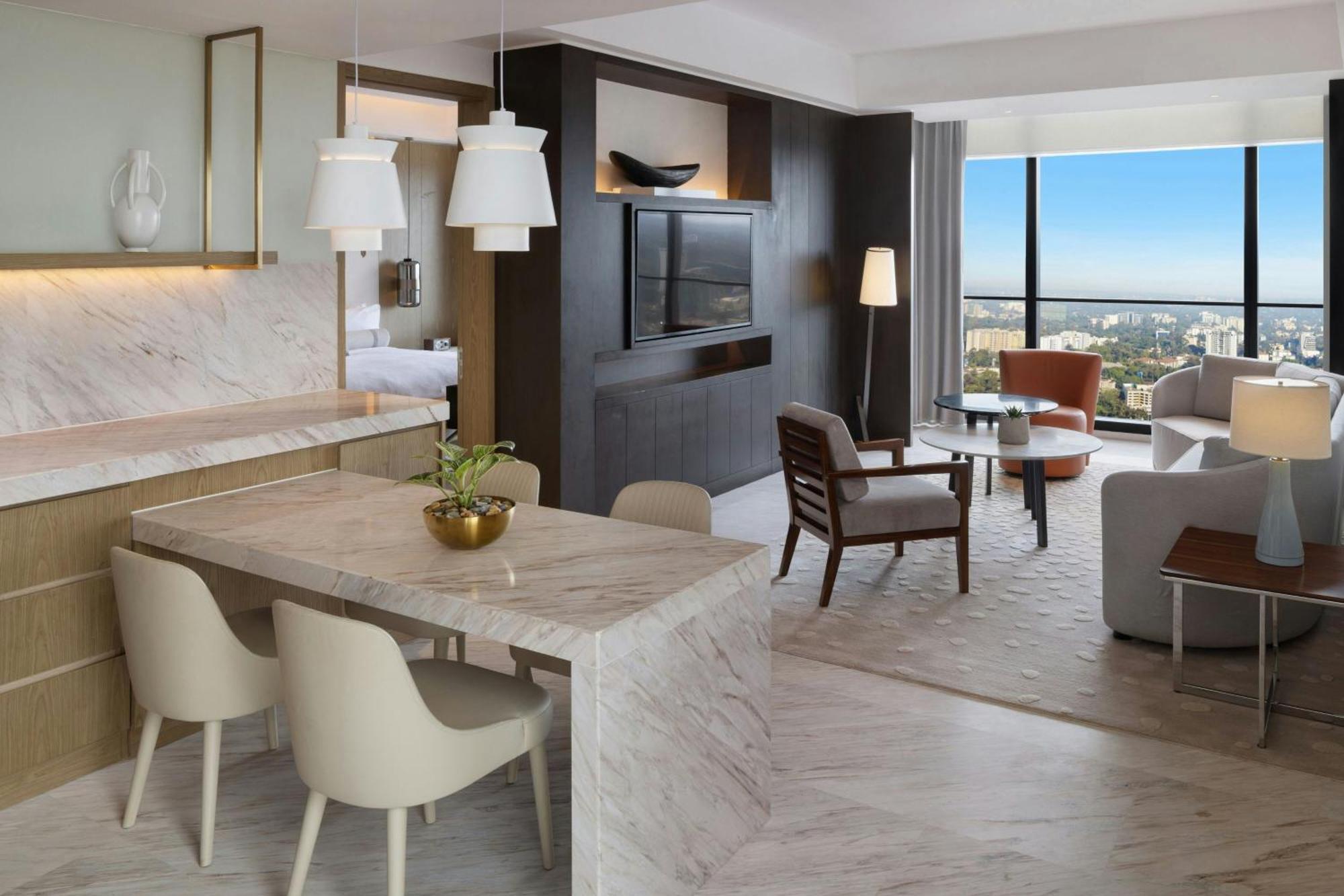One-Bedroom Apartment King Bed