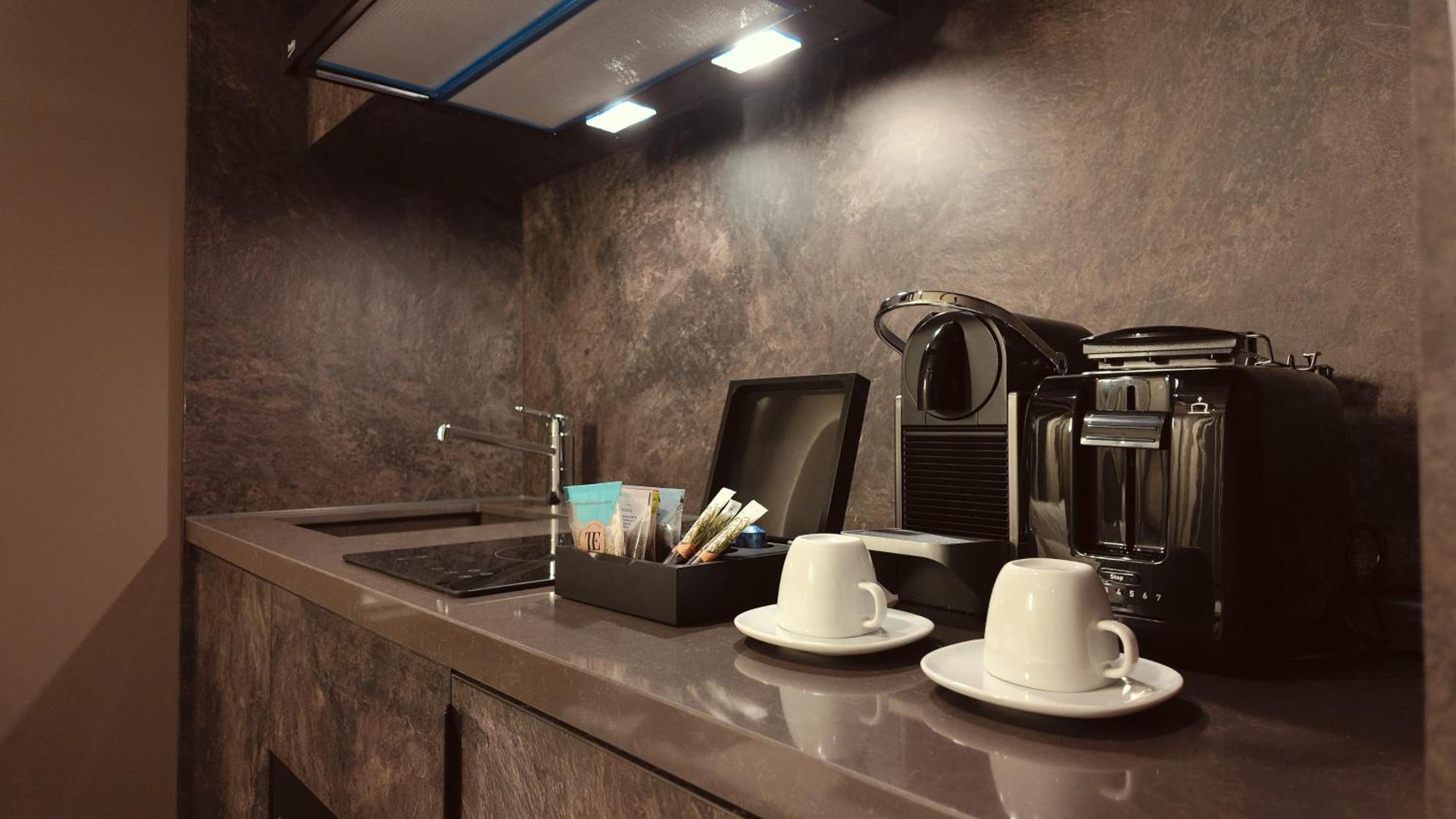 Deluxe Studio
