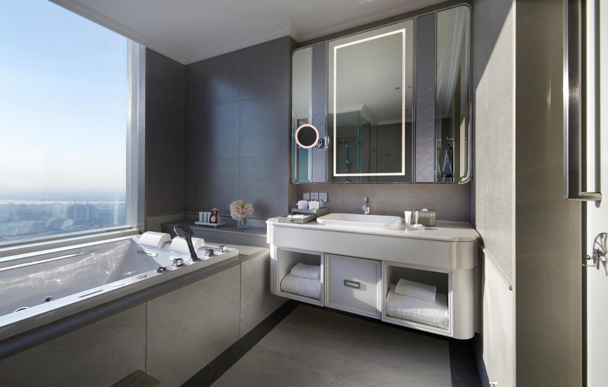 Executive Suite King