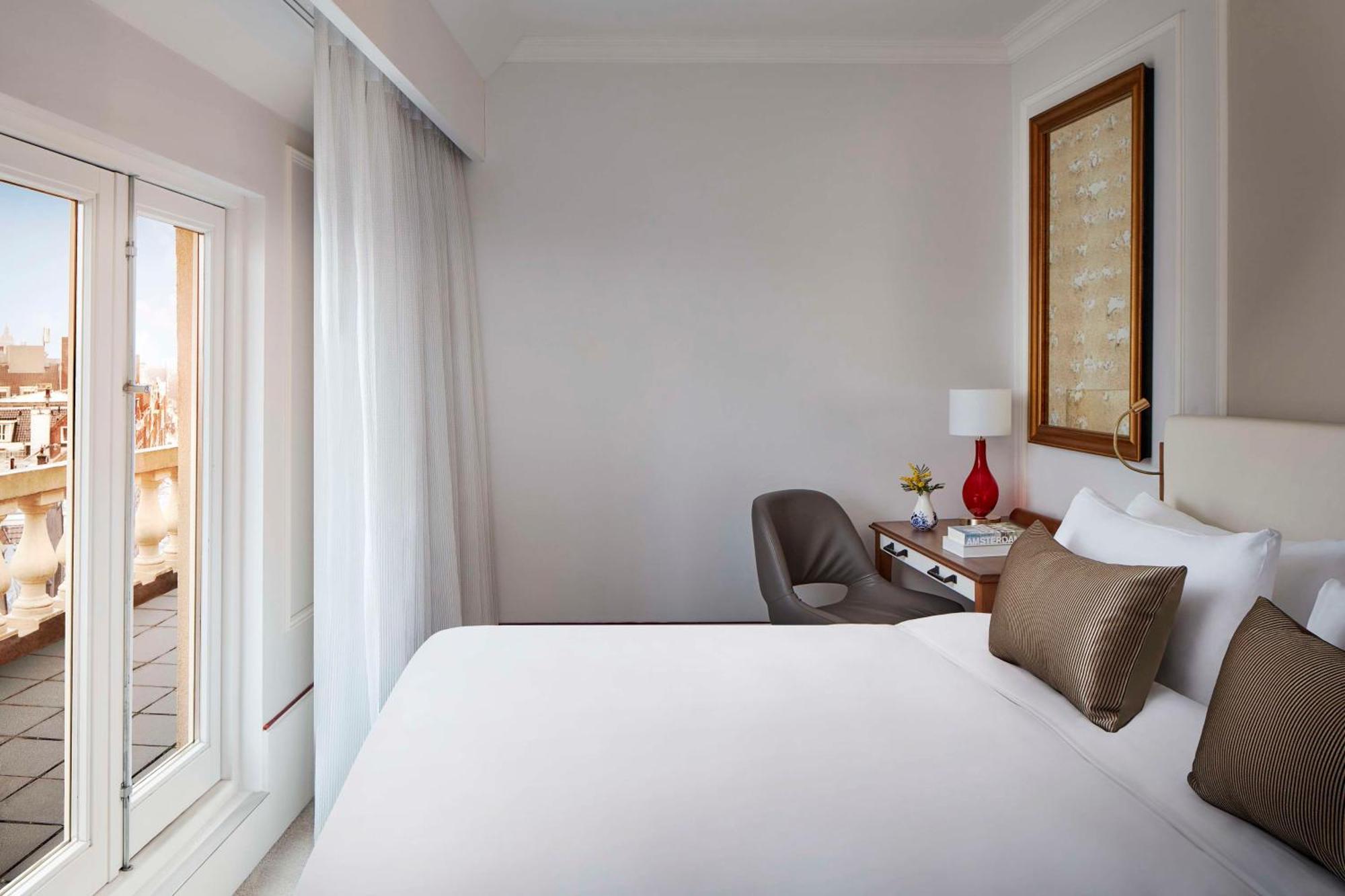 Small Superior Room Canal View