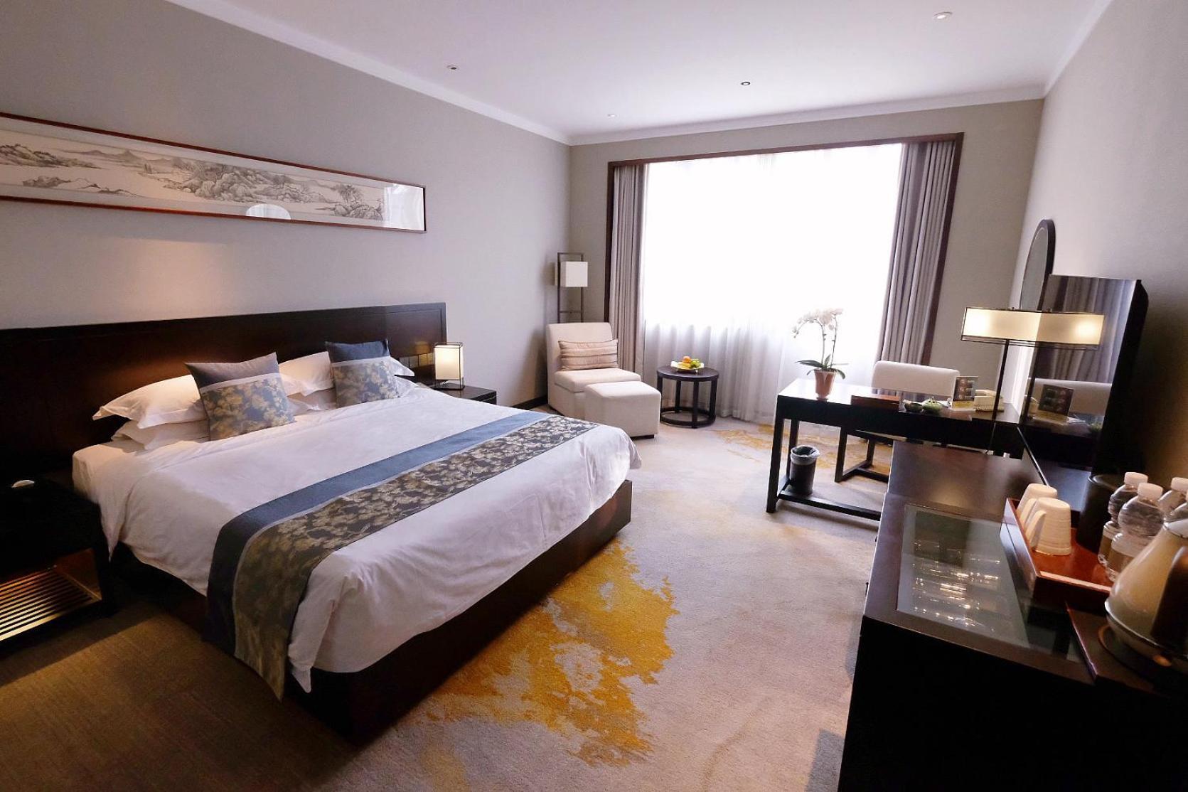 Deluxe King Room