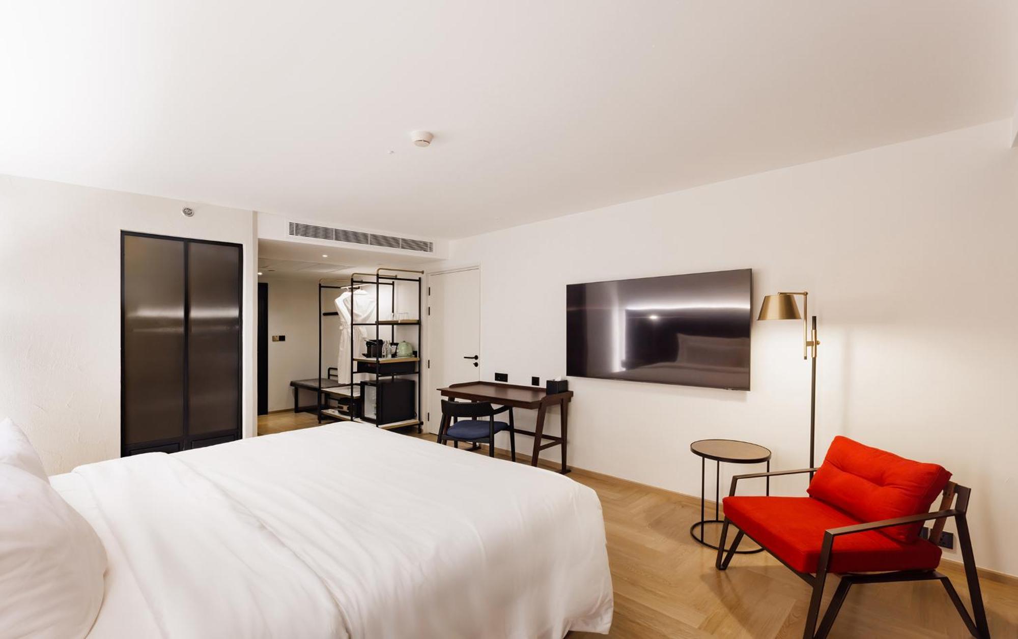 Downtown King Room