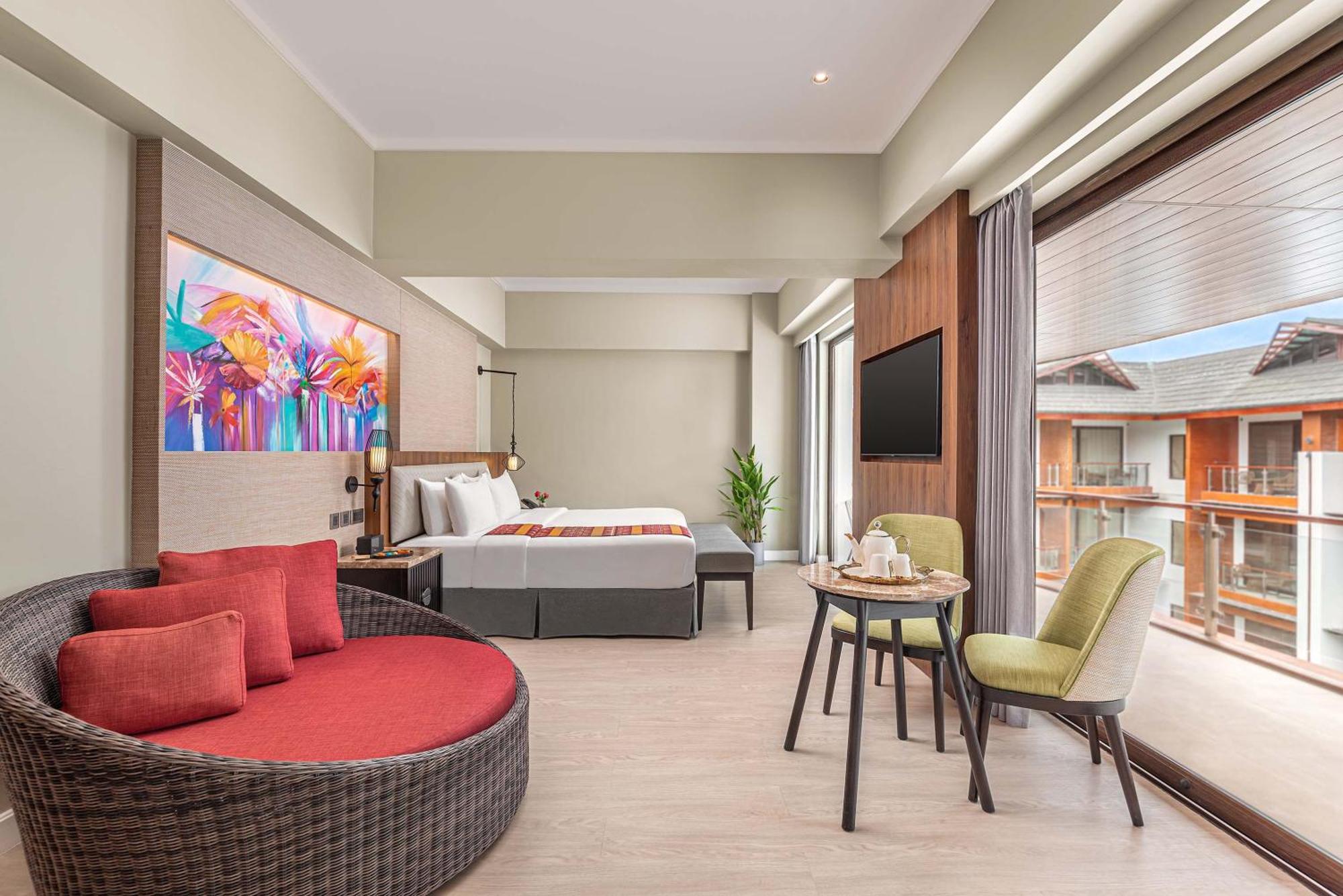 West Junior Suite