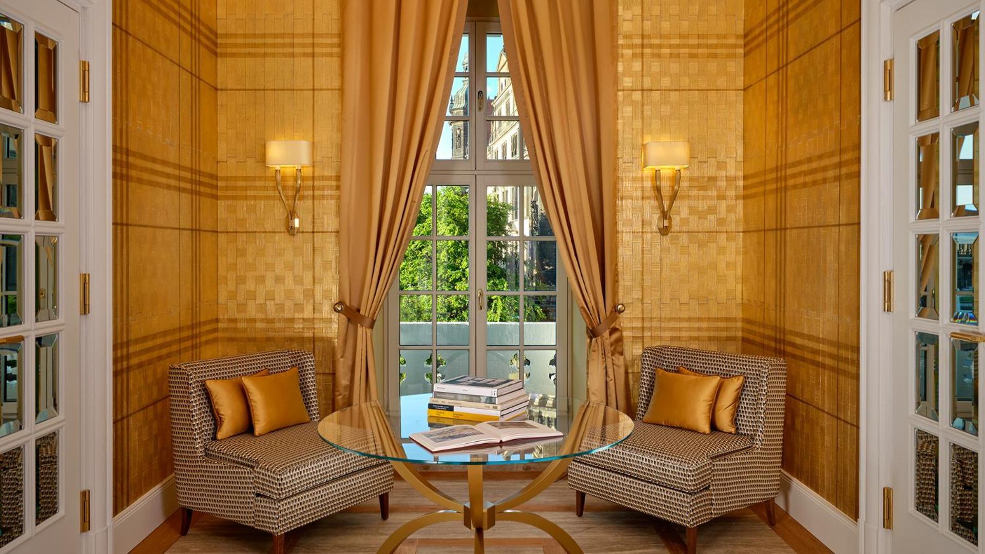 Royal Suite,1645649016:JPEG