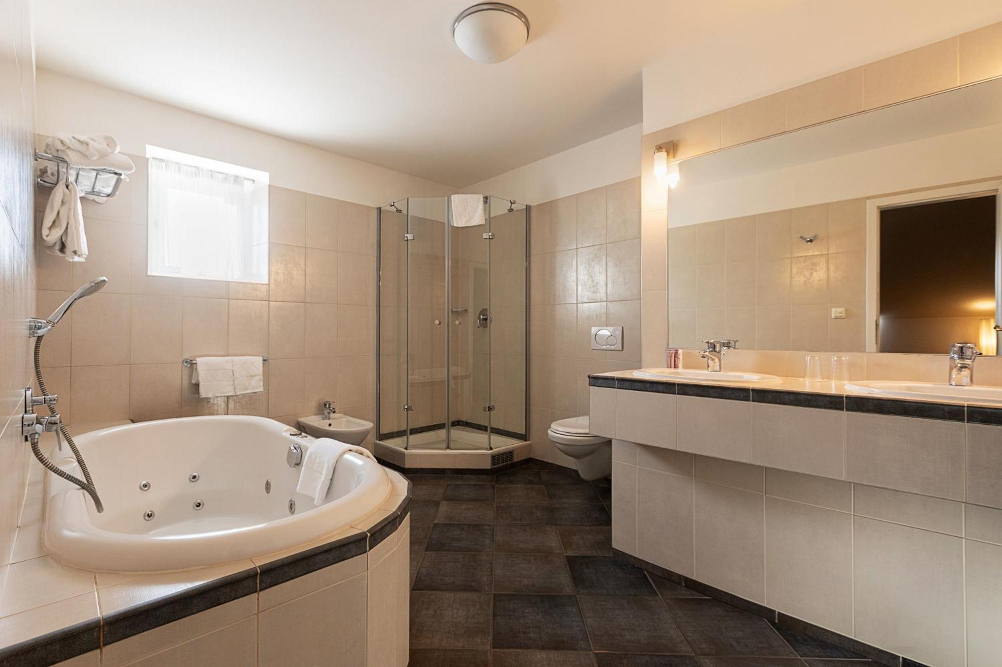 Executive Junior Suite