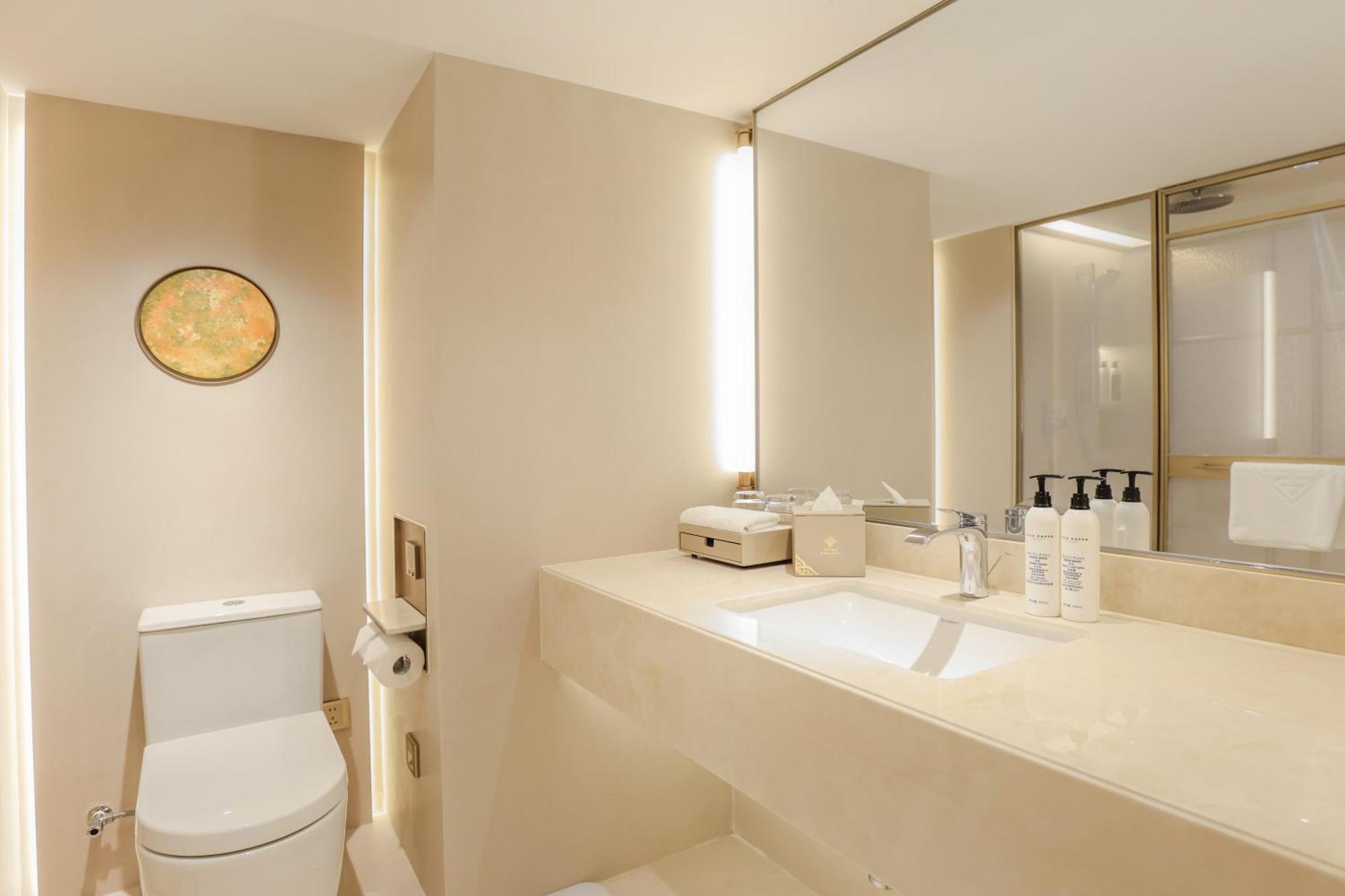 Jinling Tower Harmonious Charm Deluxe Twin RoomUpgraded