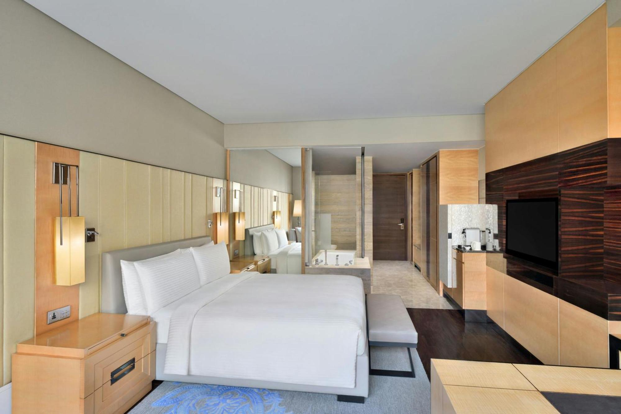 Deluxe Guest room 1 King